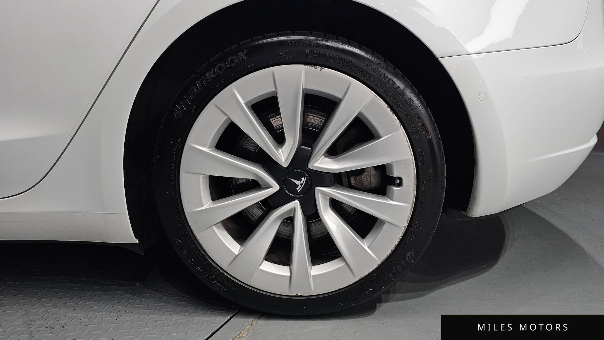 Tesla Model 3 2021 — миниатюра 6