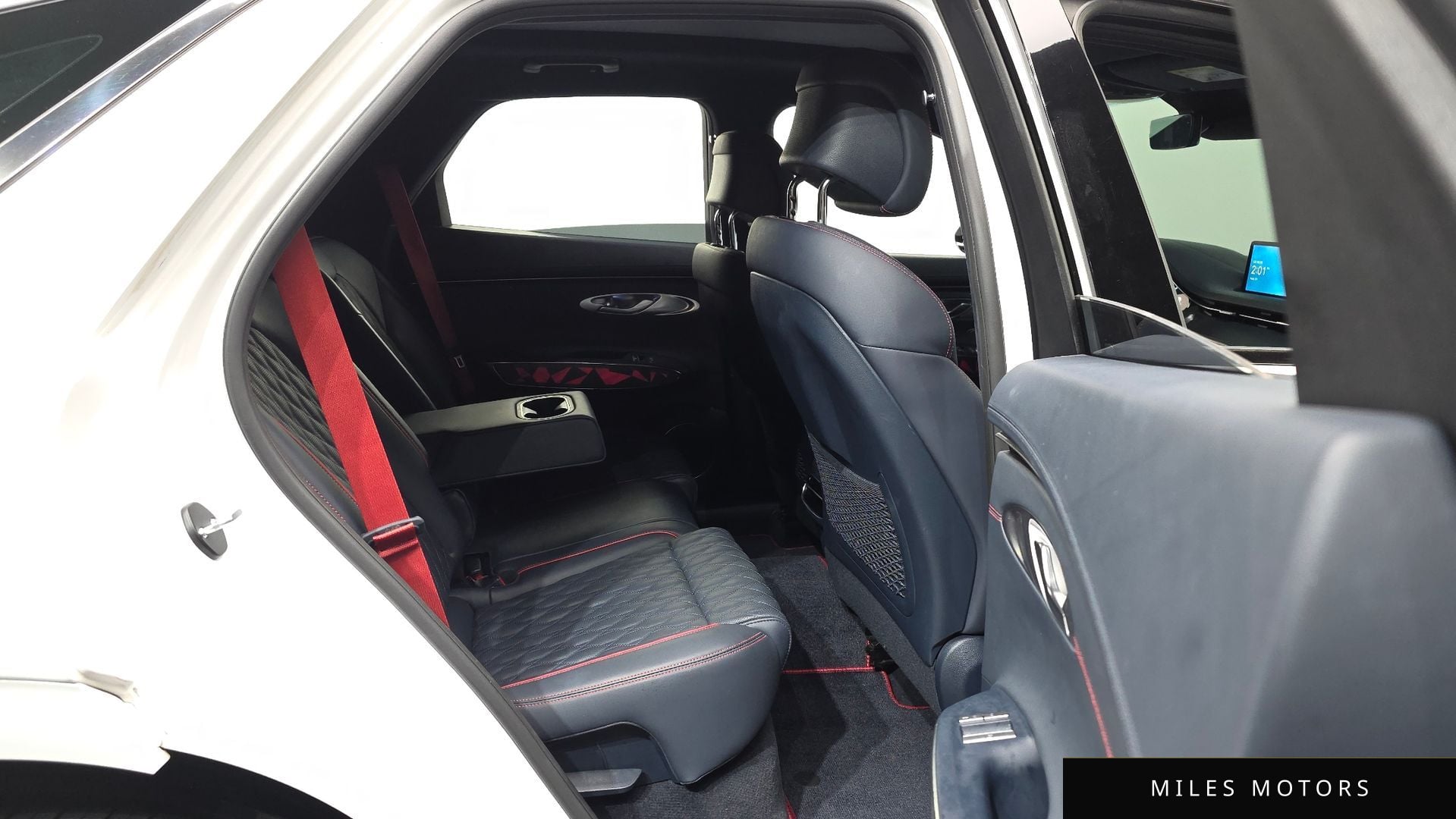 Genesis GV70 2022 — миниатюра 12