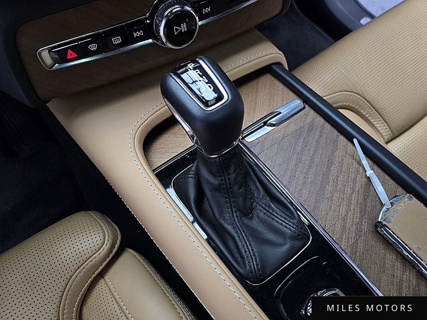 Volvo XC90 2019 — миниатюра 9
