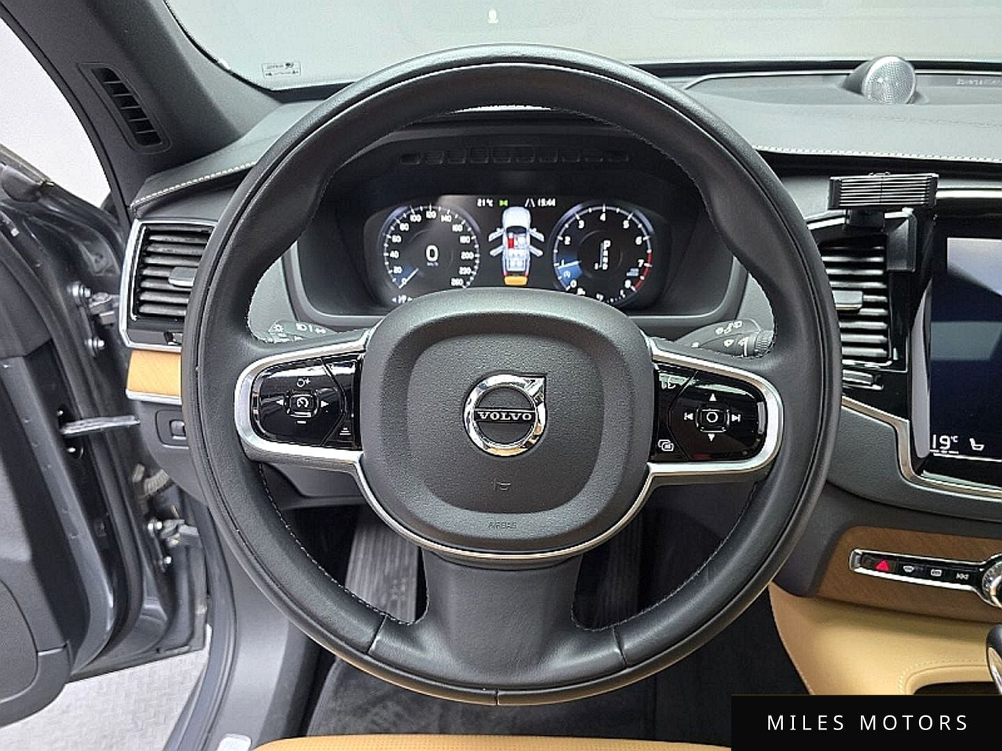 Volvo XC90 2019 — миниатюра 12