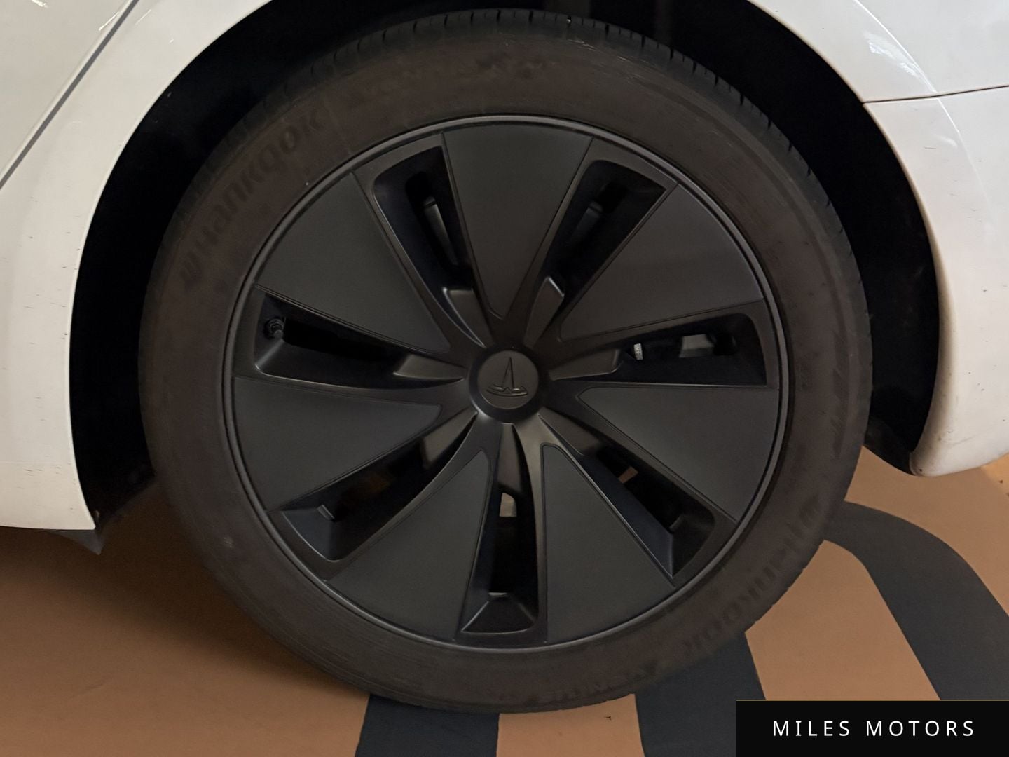 Tesla Model 3 2024 — миниатюра 7