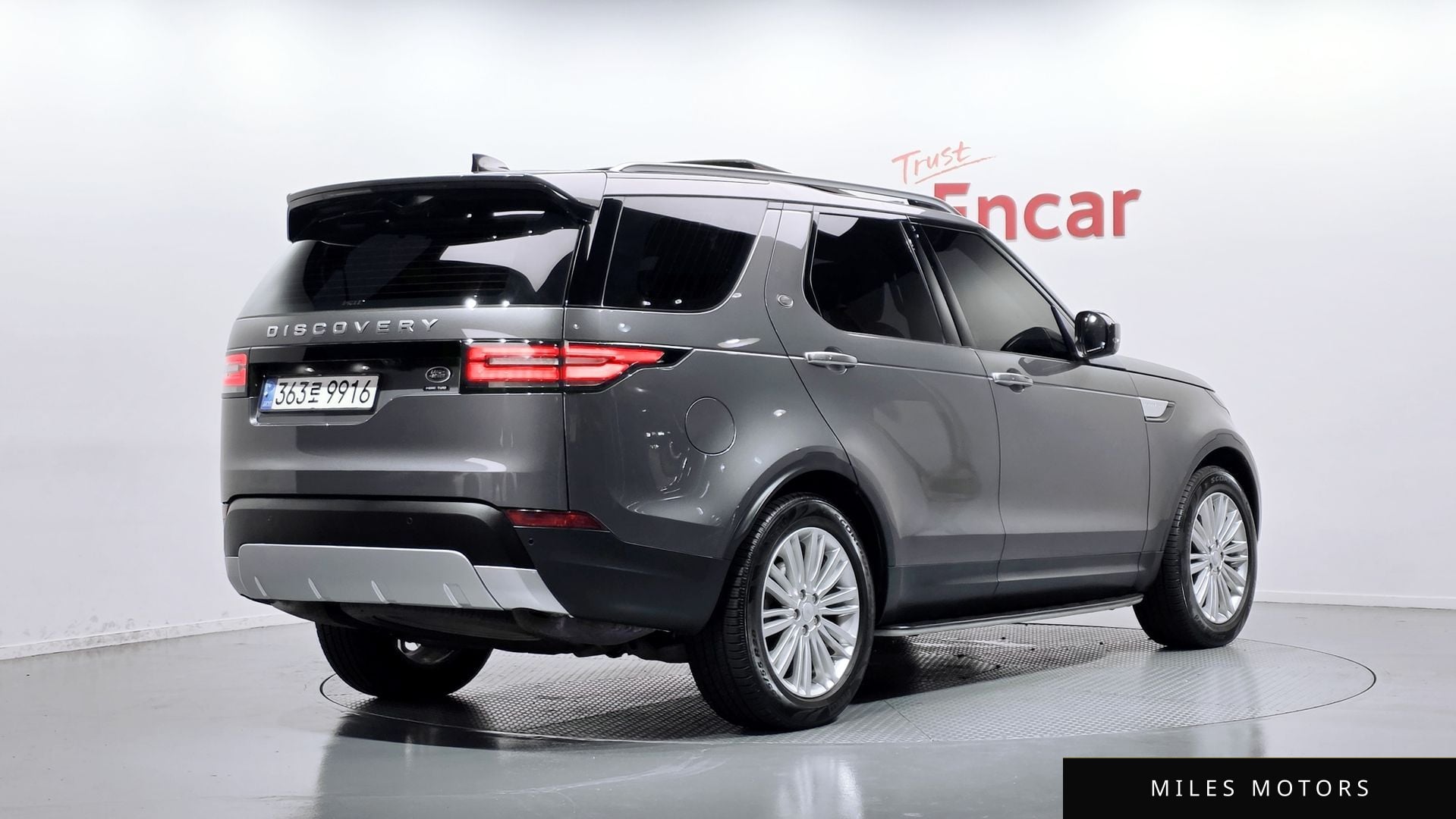Land Rover Discovery 2018 — миниатюра 2