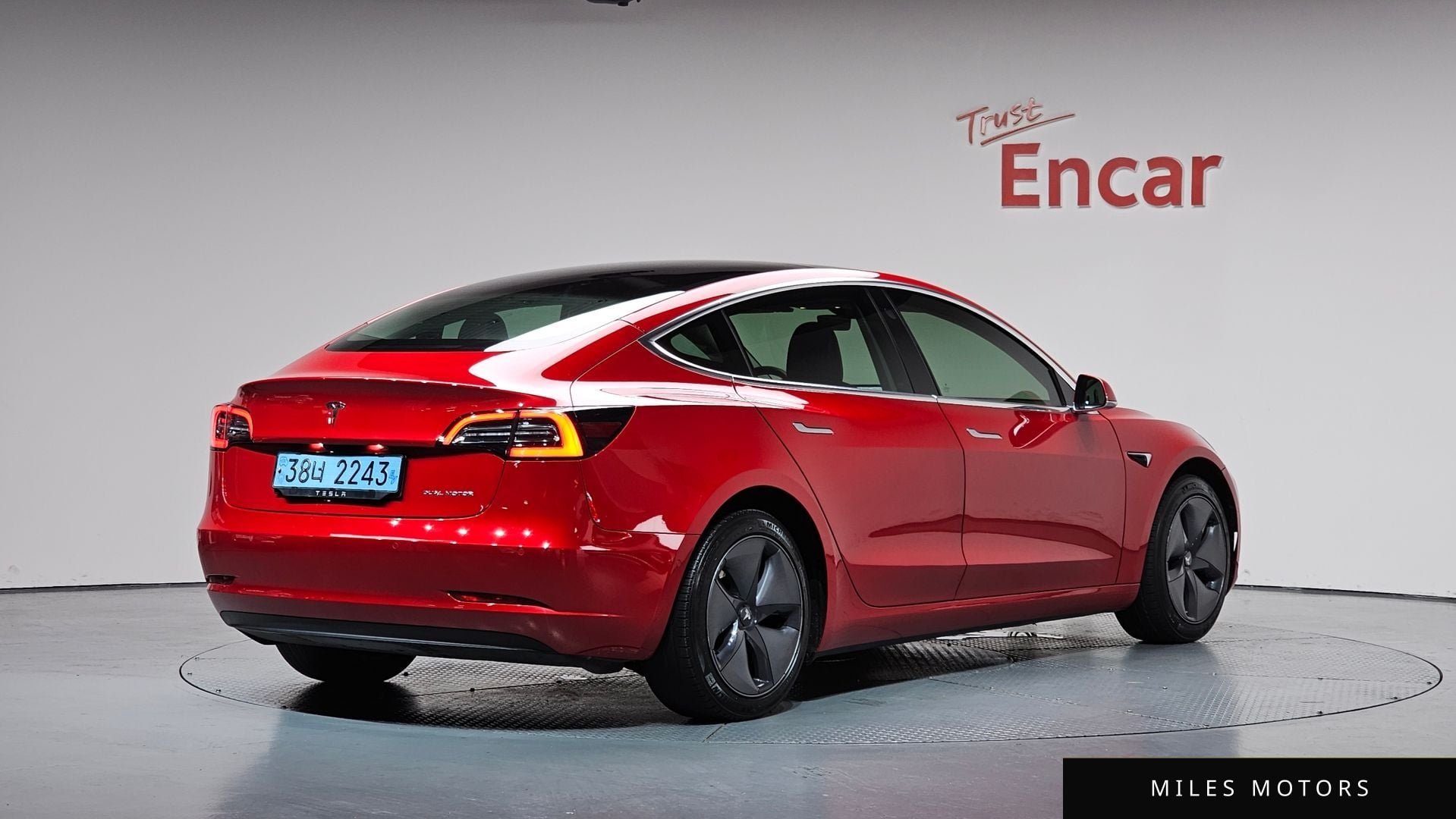 Tesla Model 3 2020 — миниатюра 2