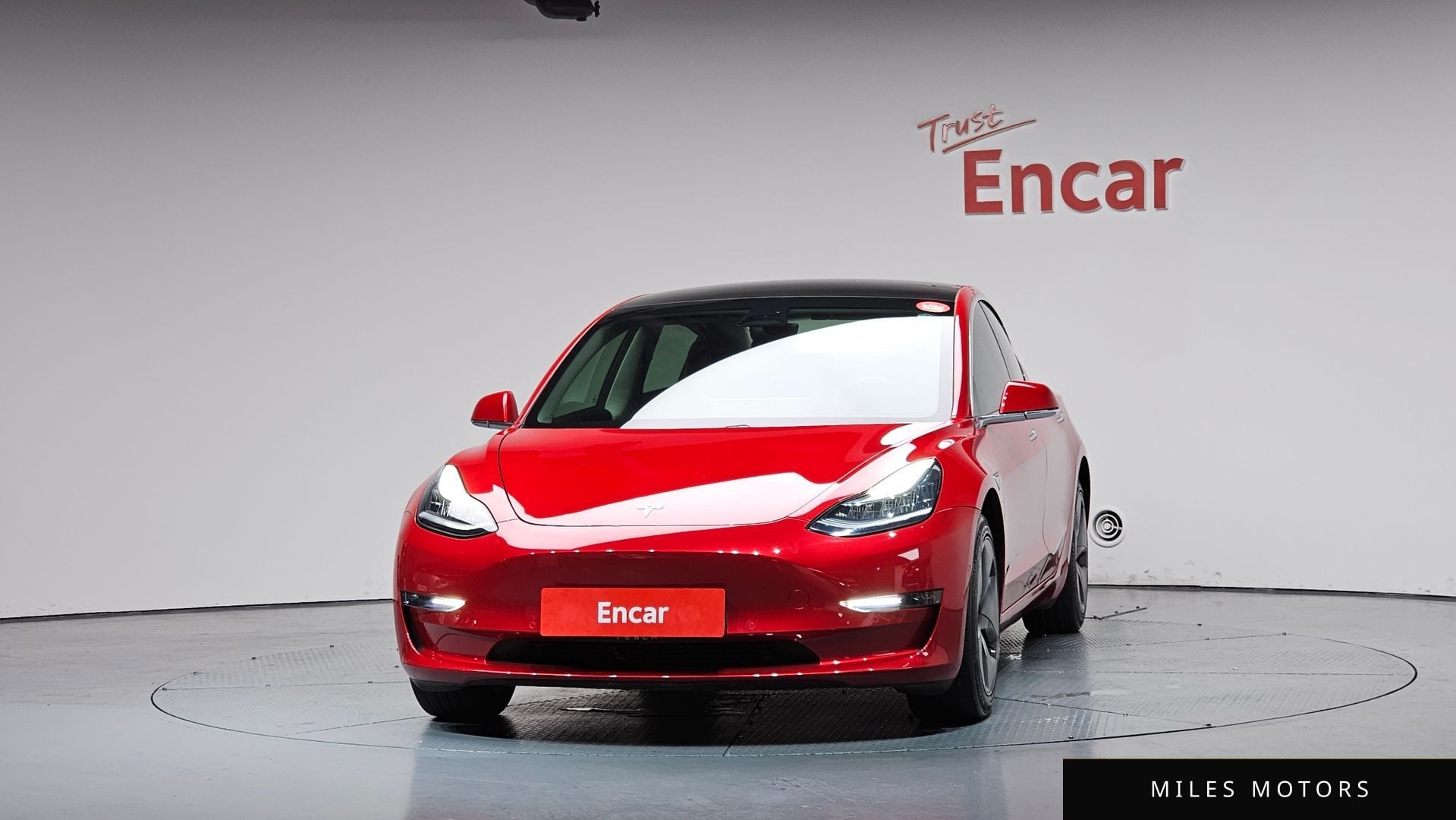 Tesla Model 3 2020 — миниатюра 3