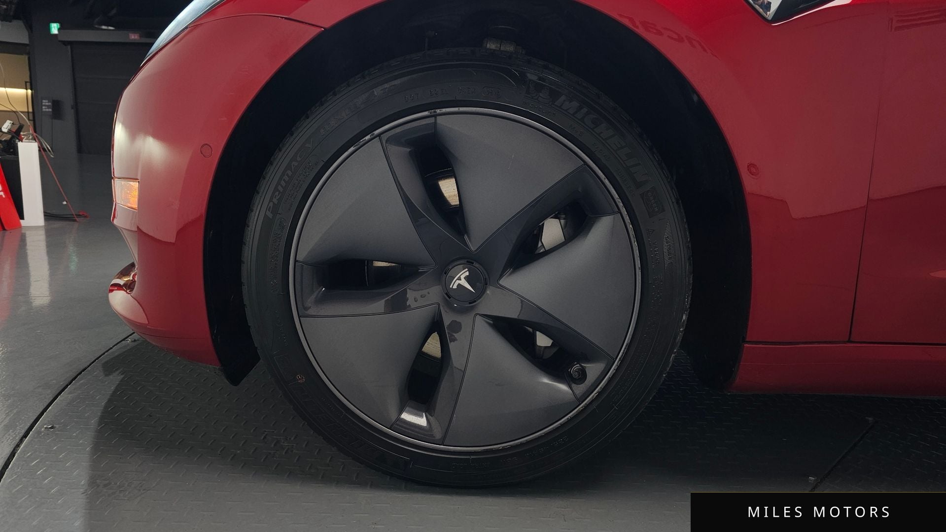 Tesla Model 3 2020 — миниатюра 5
