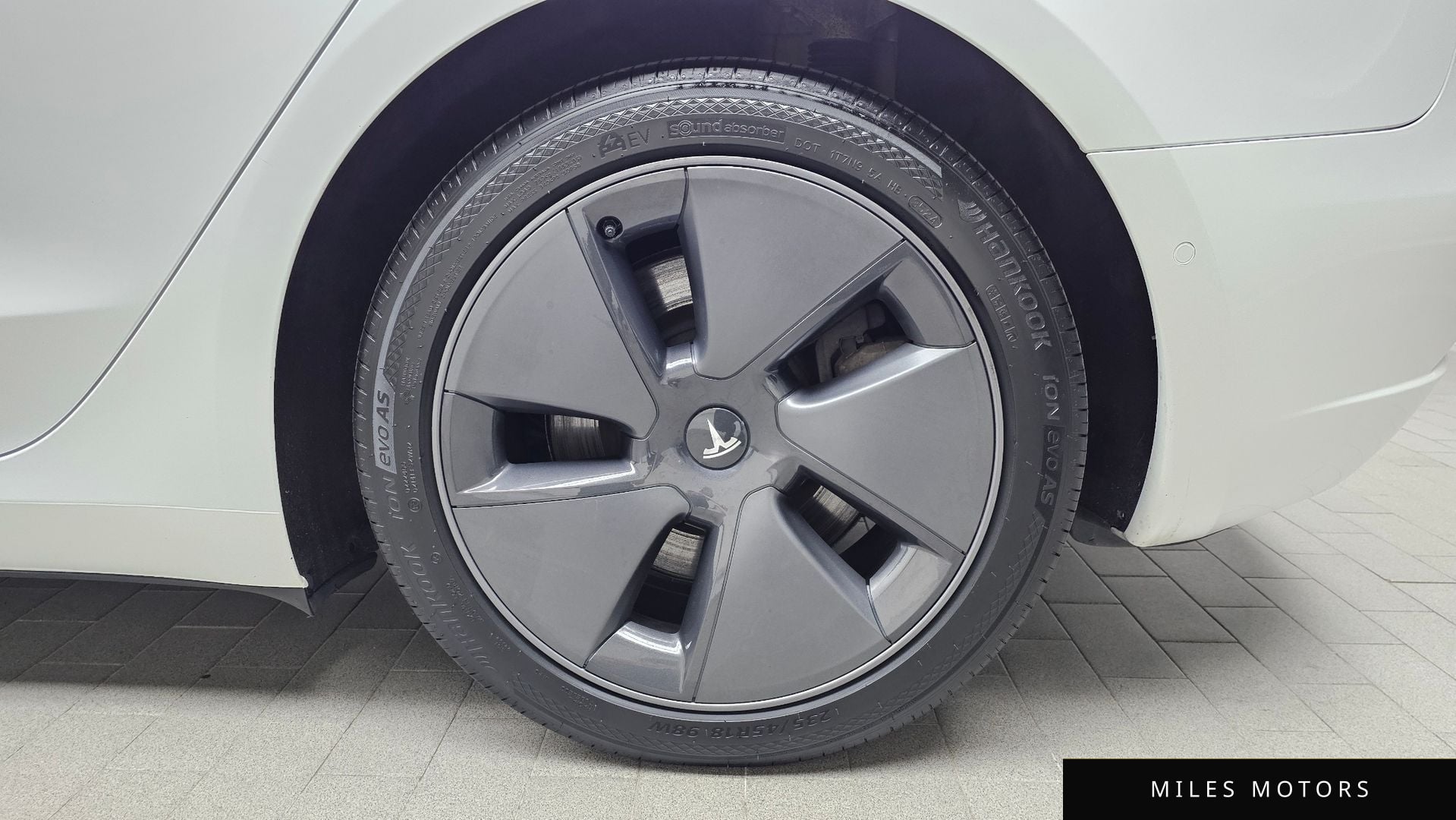Tesla Model 3 2021 — миниатюра 7