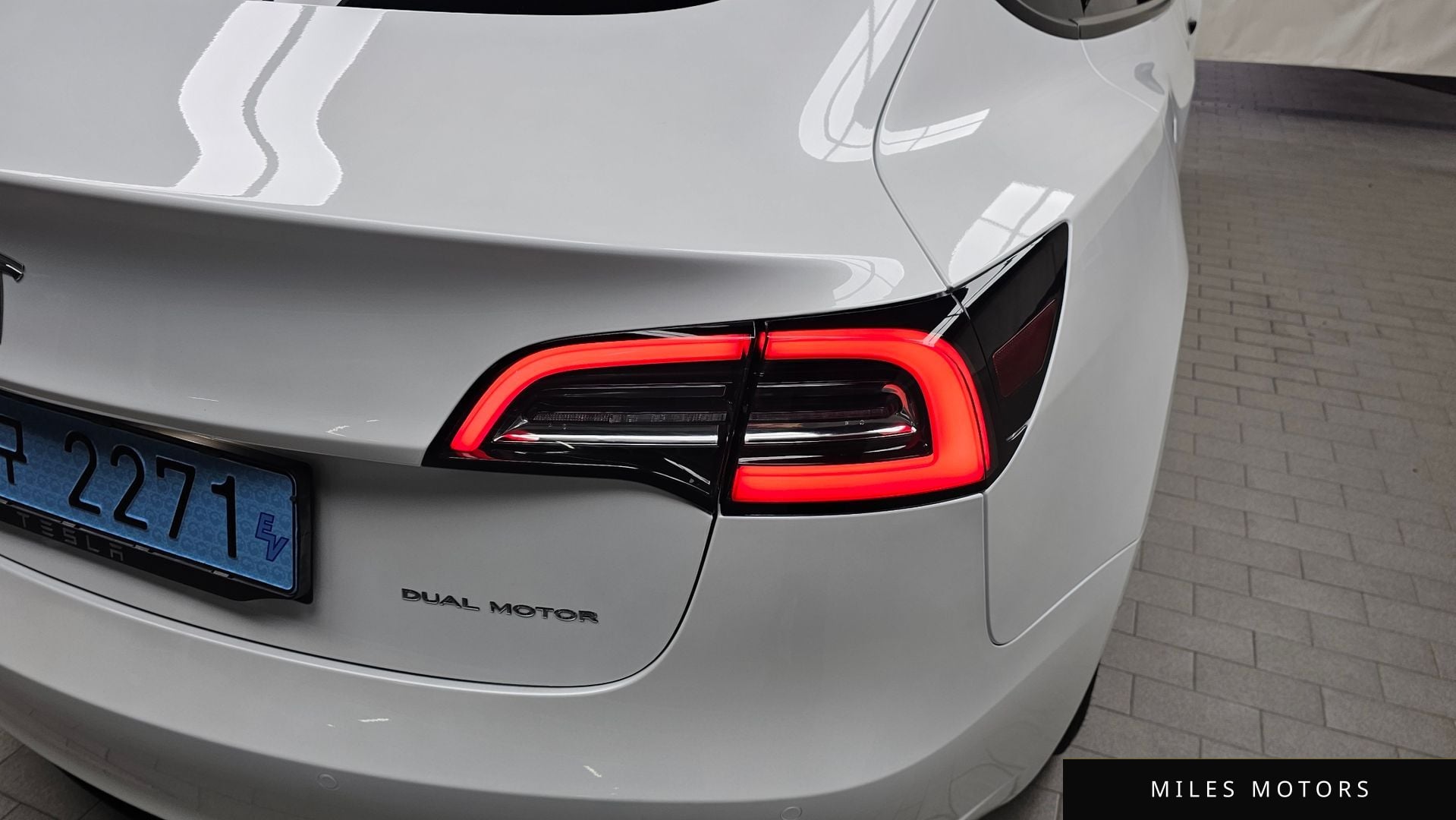 Tesla Model 3 2021 — миниатюра 9