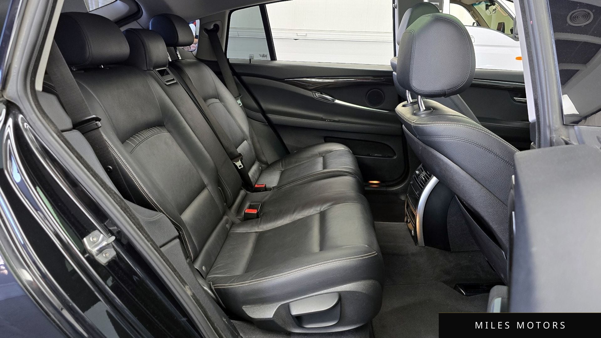 BMW 5 Series GT (F07) 2014 — миниатюра 11