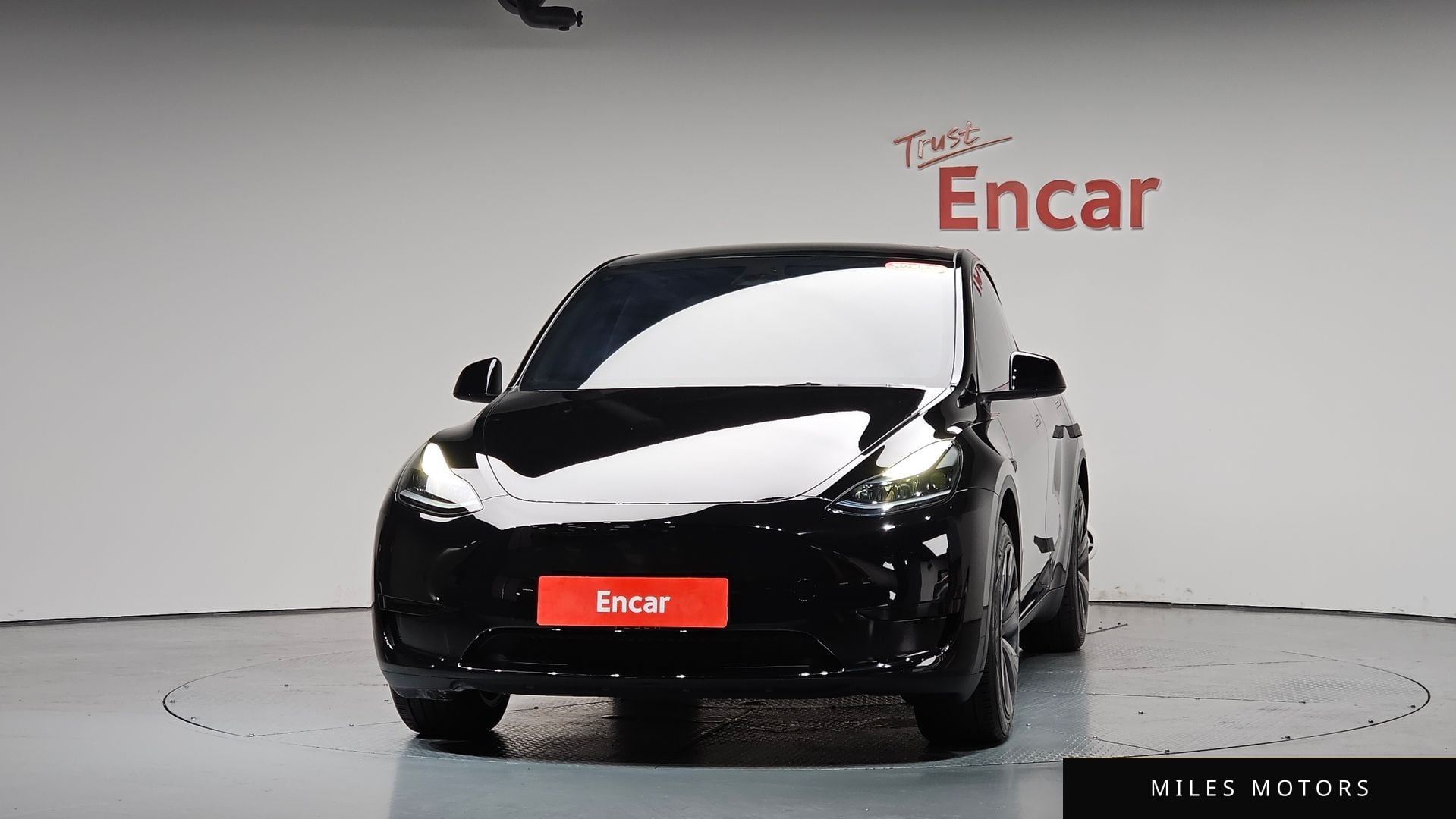 Tesla Model Y 2024 — миниатюра 2