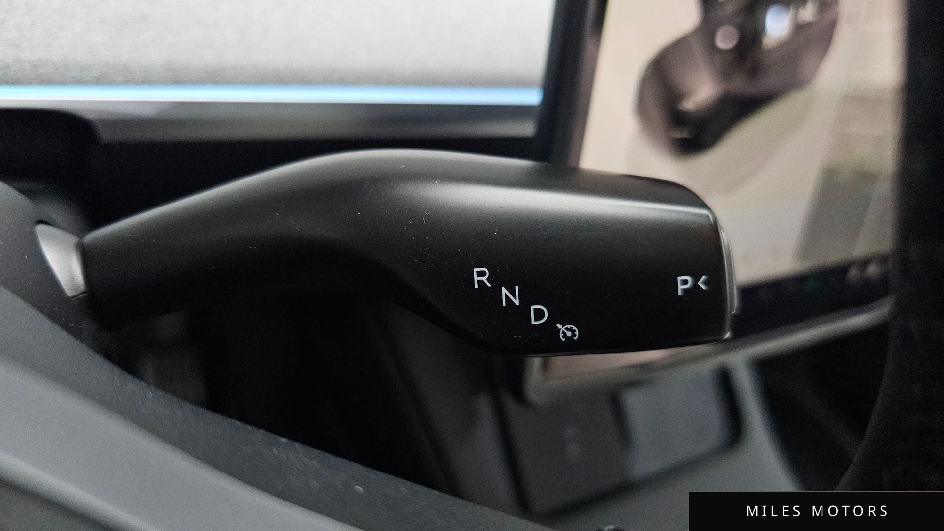 Tesla Model Y 2024 — миниатюра 11