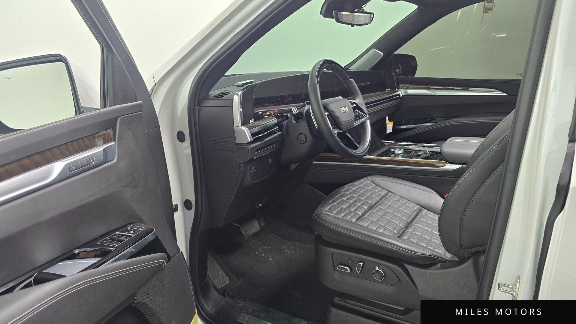 Cadillac Escalade 2025 — миниатюра 9