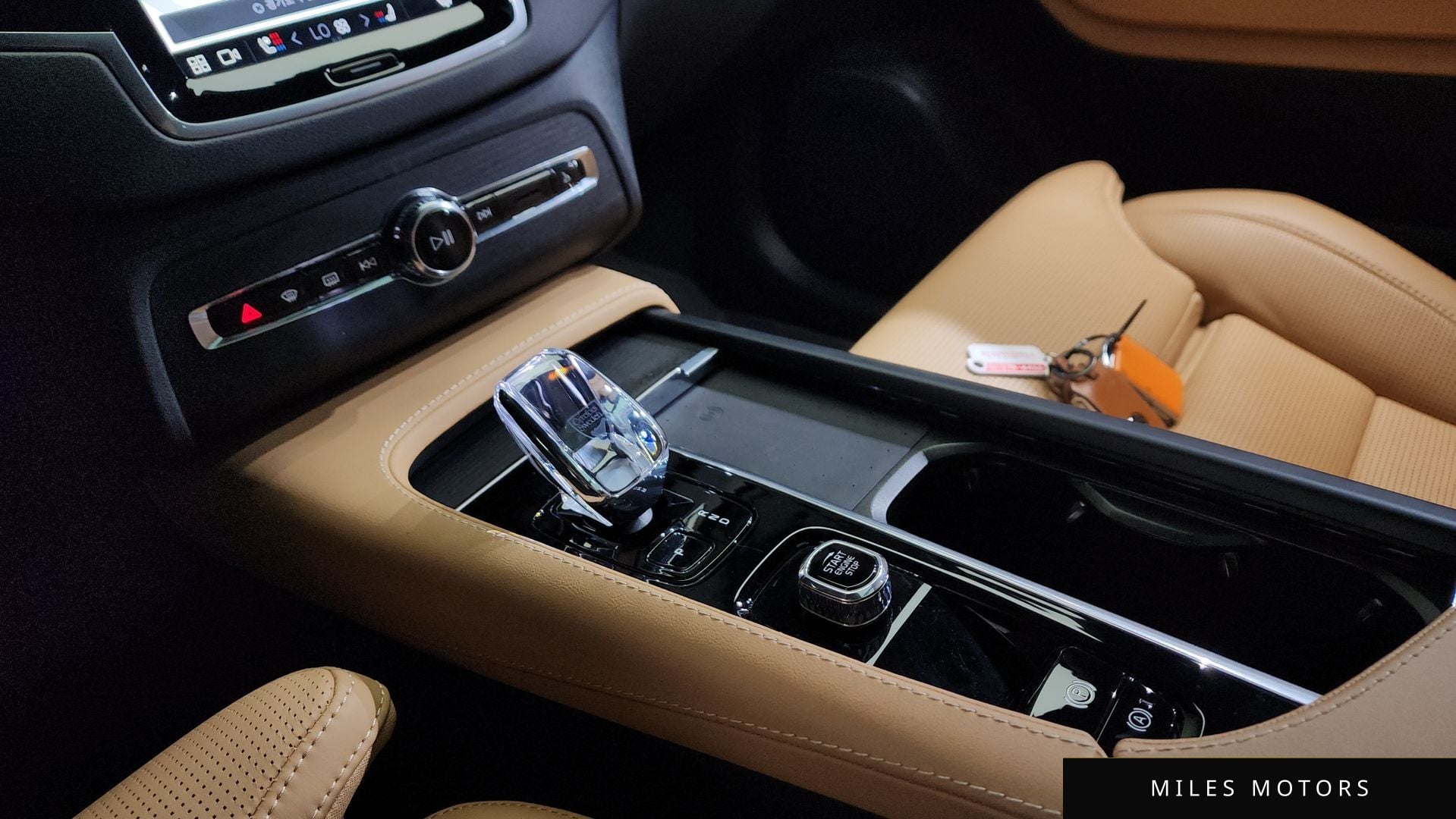 Volvo XC90 2024 — миниатюра 12