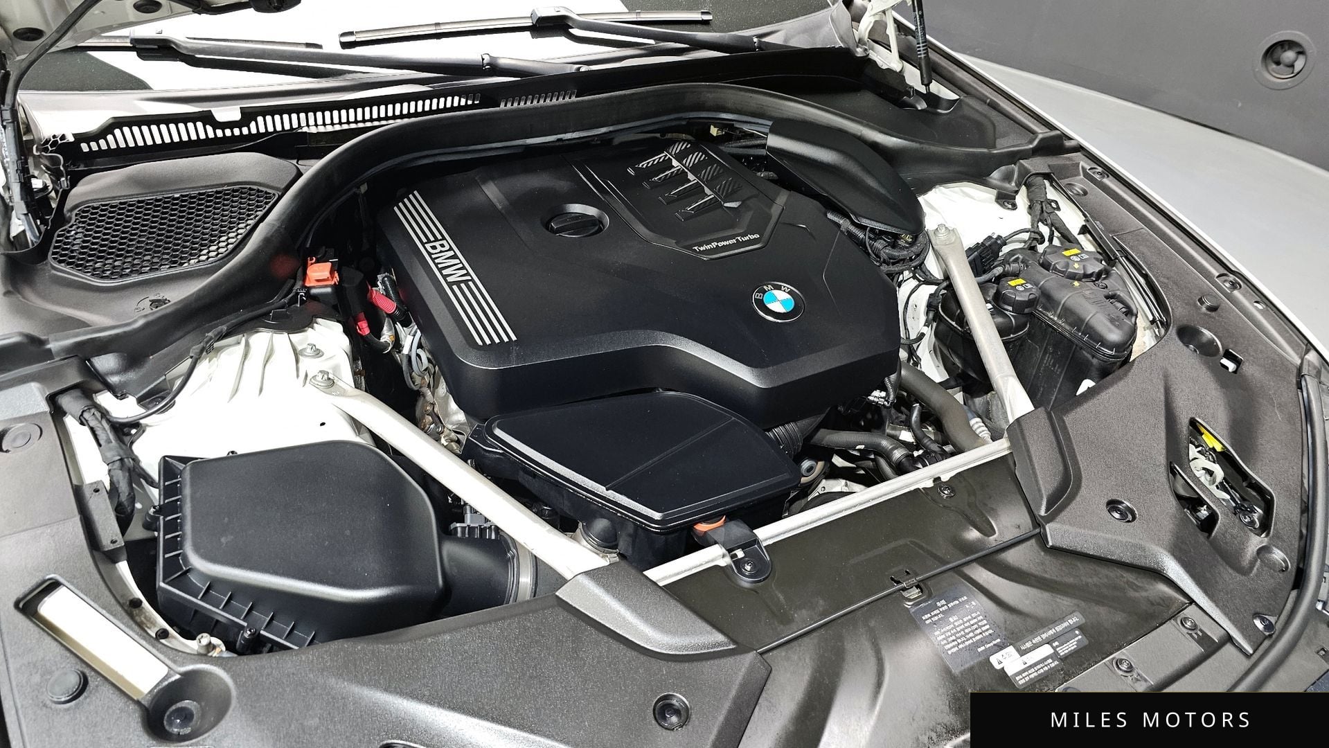 BMW 5 Series (G30) 2020 — миниатюра 5