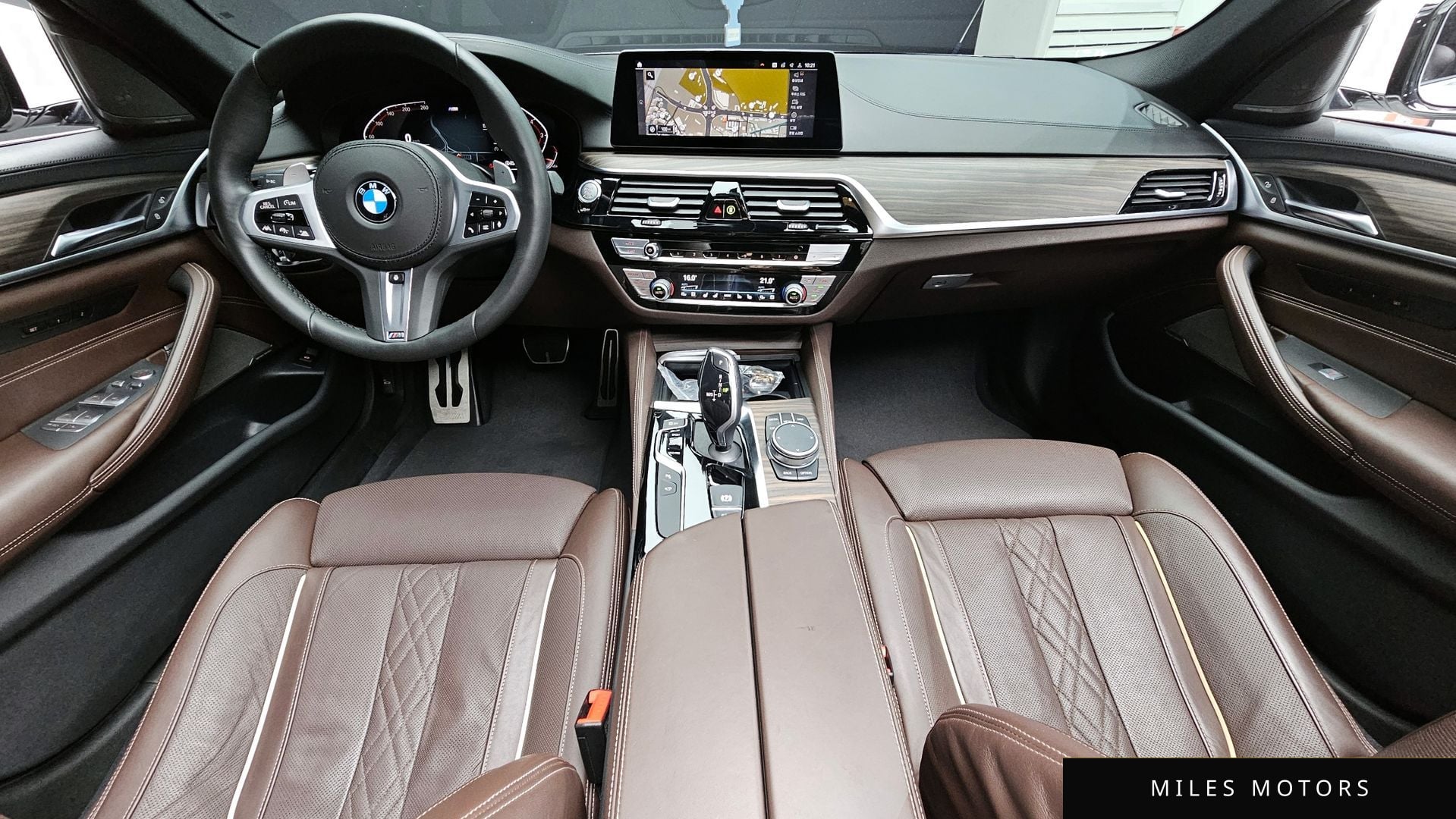 BMW 5 Series (G30) 2020 — миниатюра 9