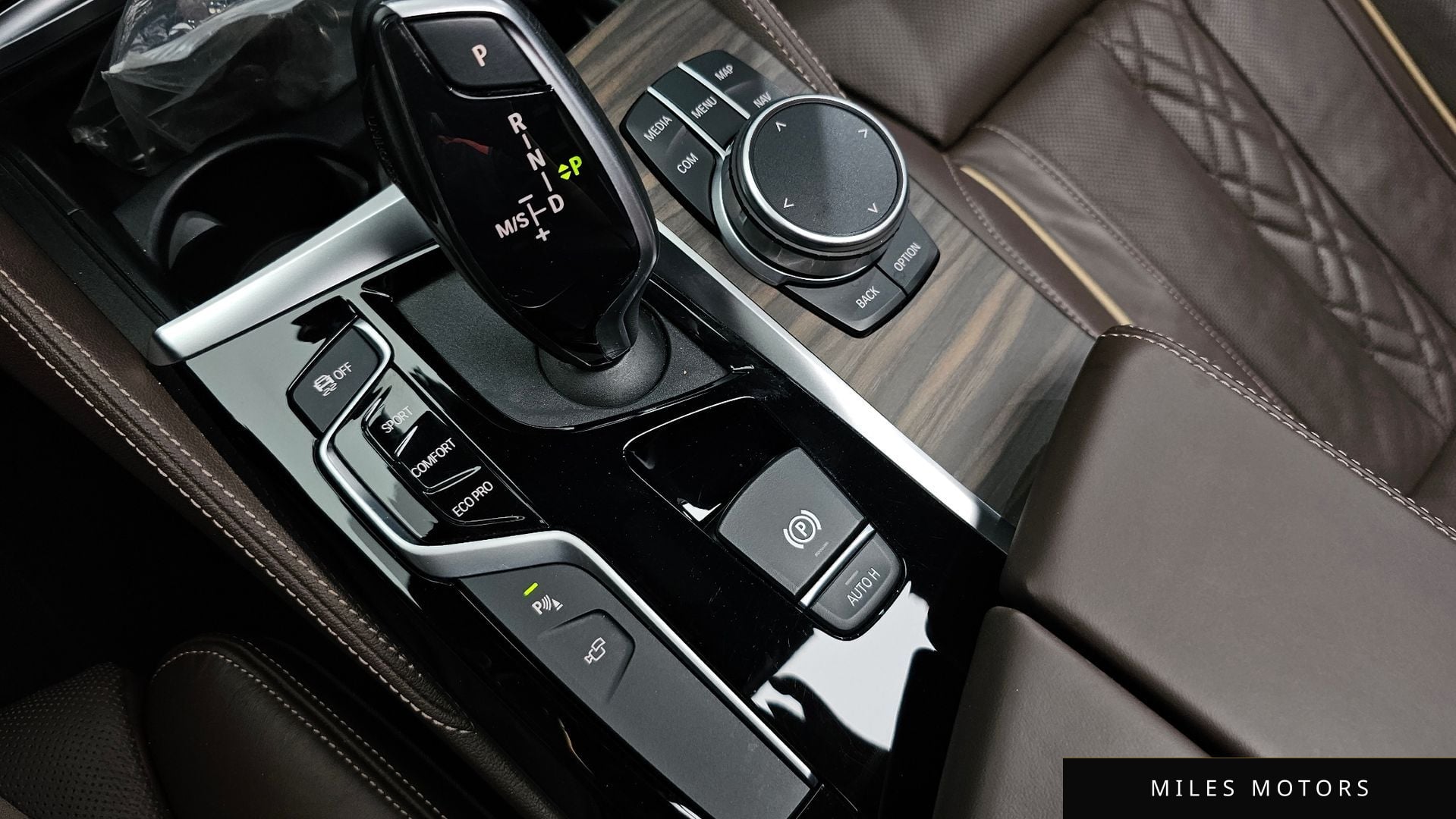 BMW 5 Series (G30) 2020 — миниатюра 11