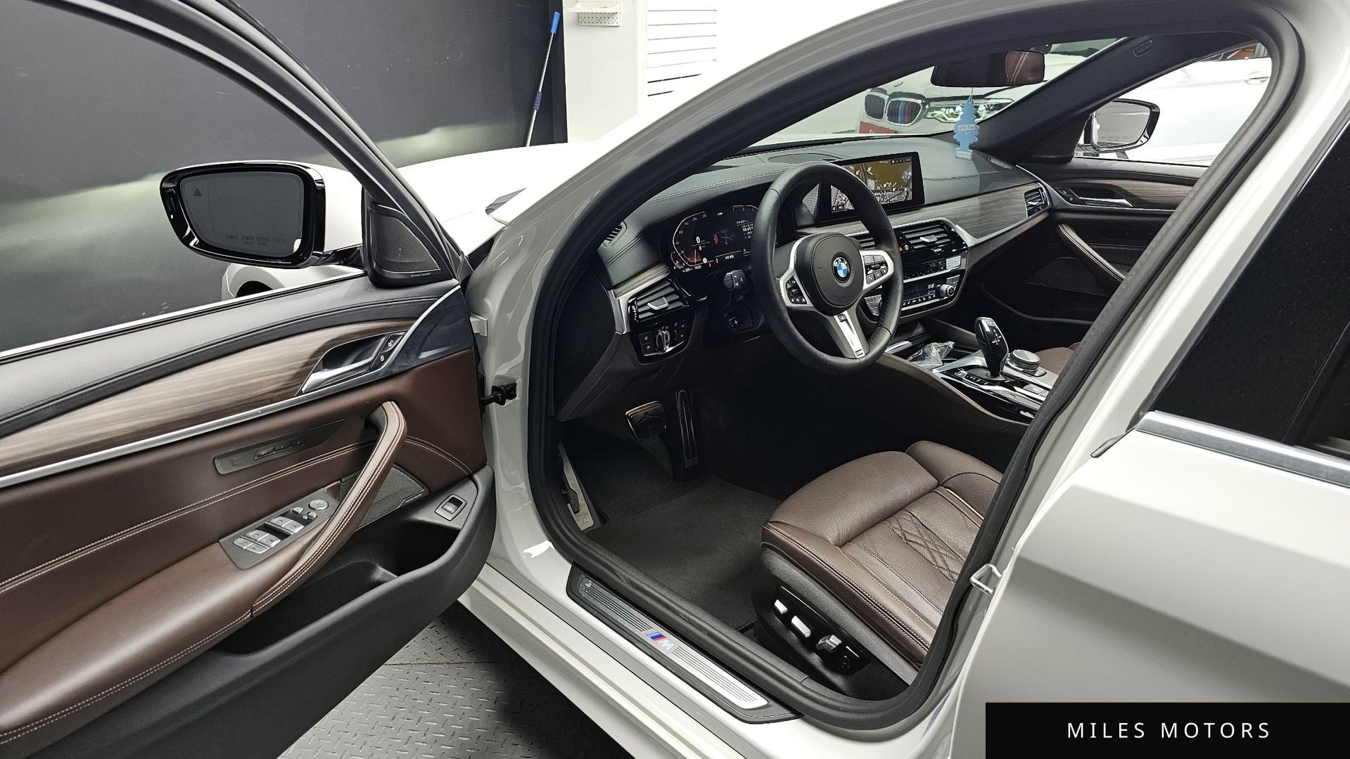 BMW 5 Series (G30) 2020 — миниатюра 12