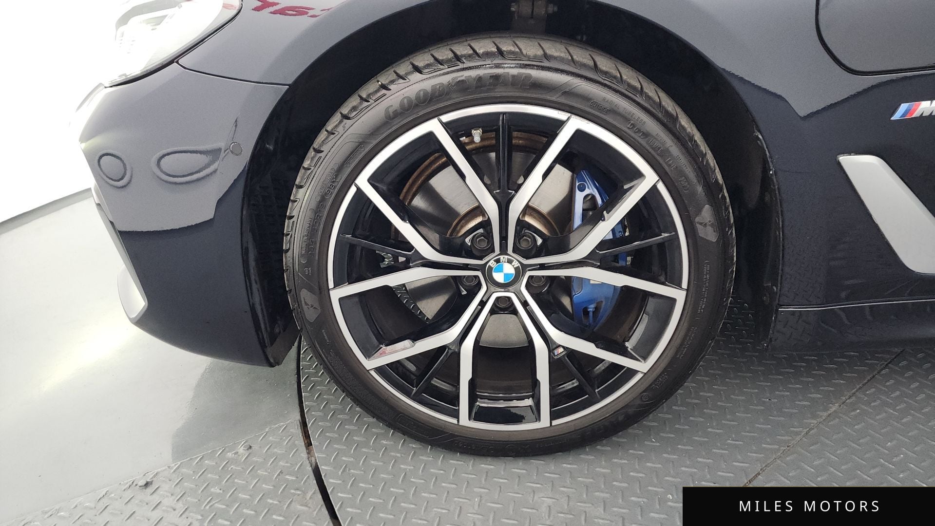 BMW 5 Series (G30) 2021 — миниатюра 5