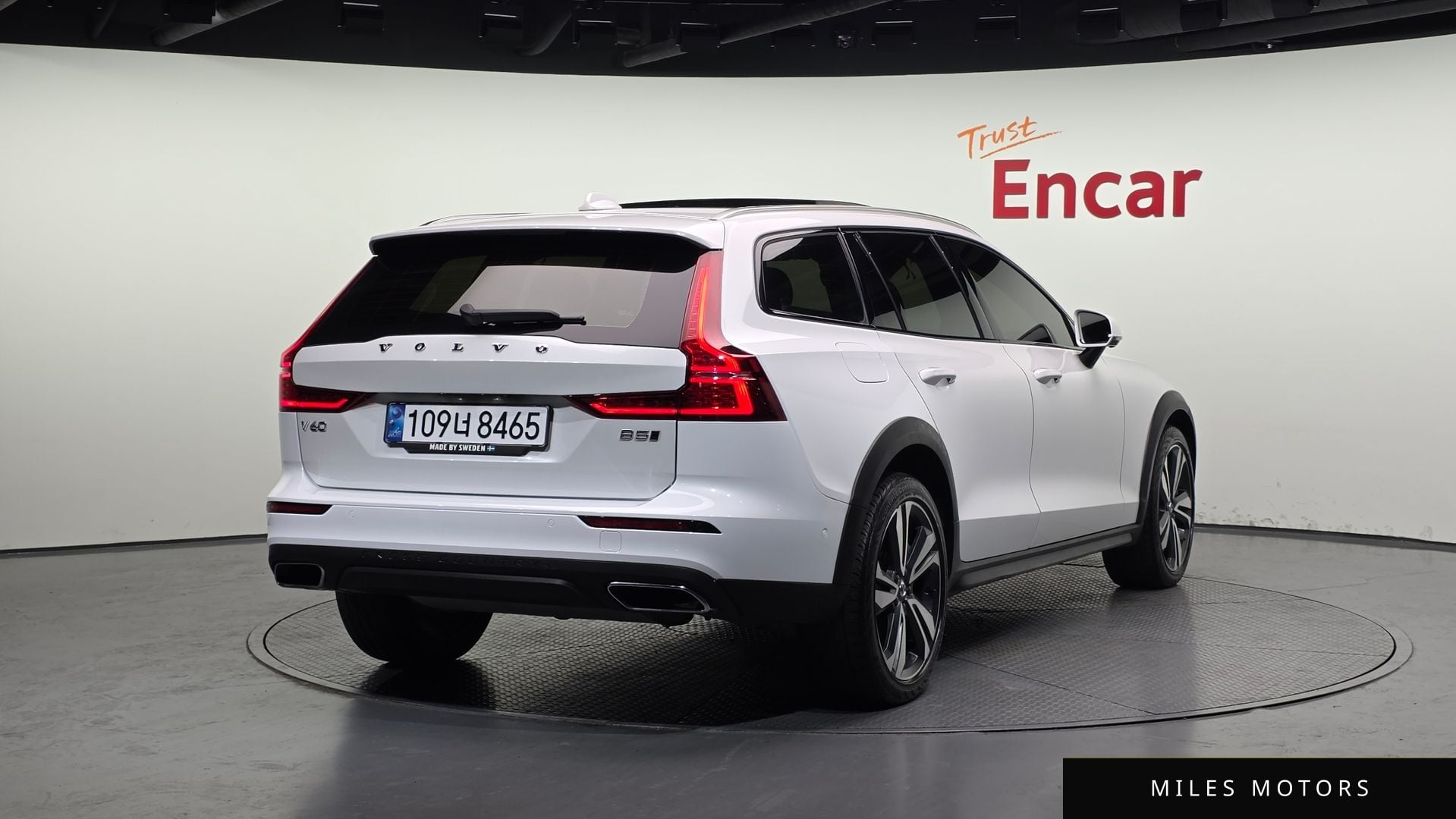 Volvo V60 2021 — миниатюра 2