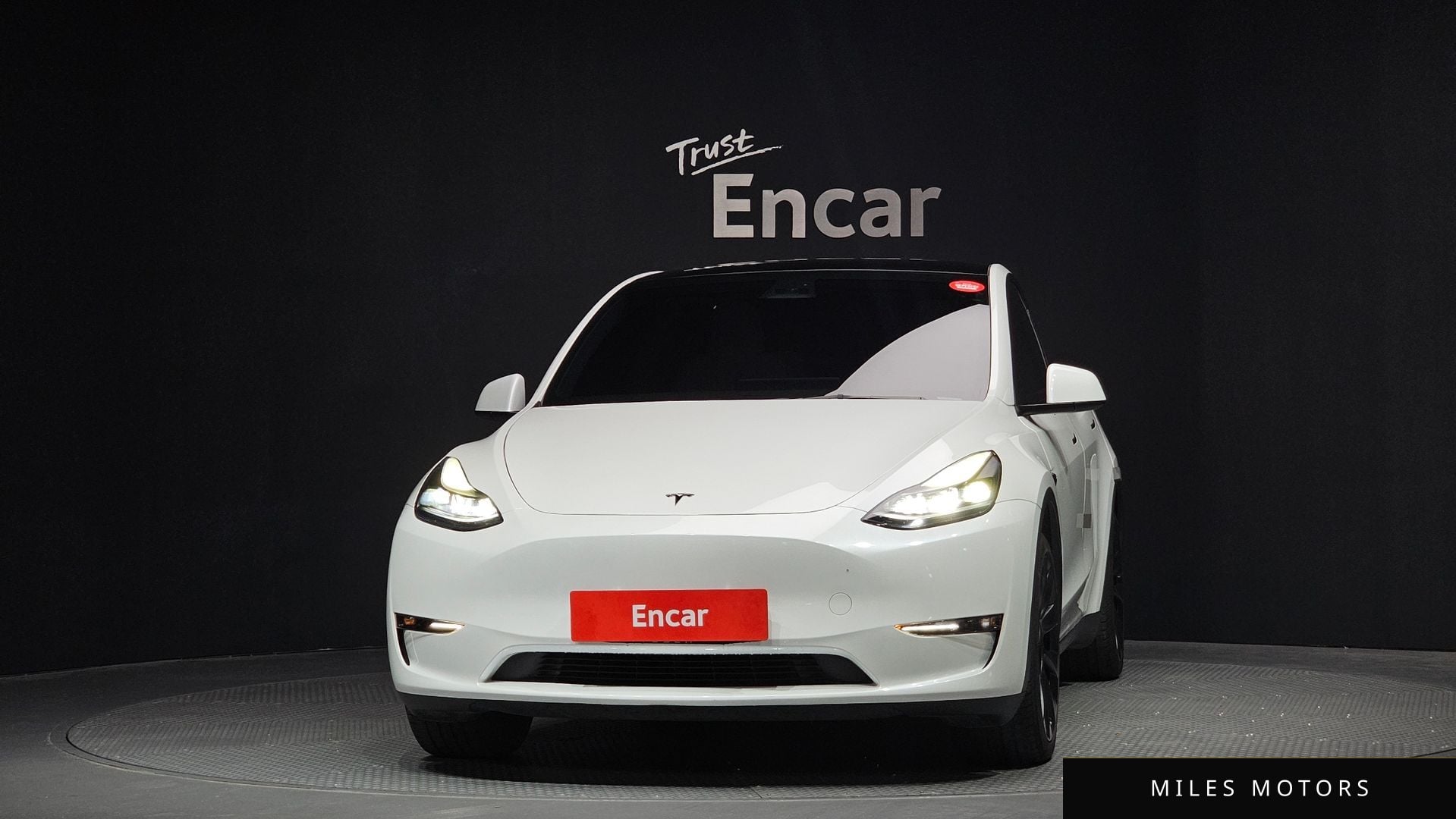 Tesla Model Y 2023 — миниатюра 3