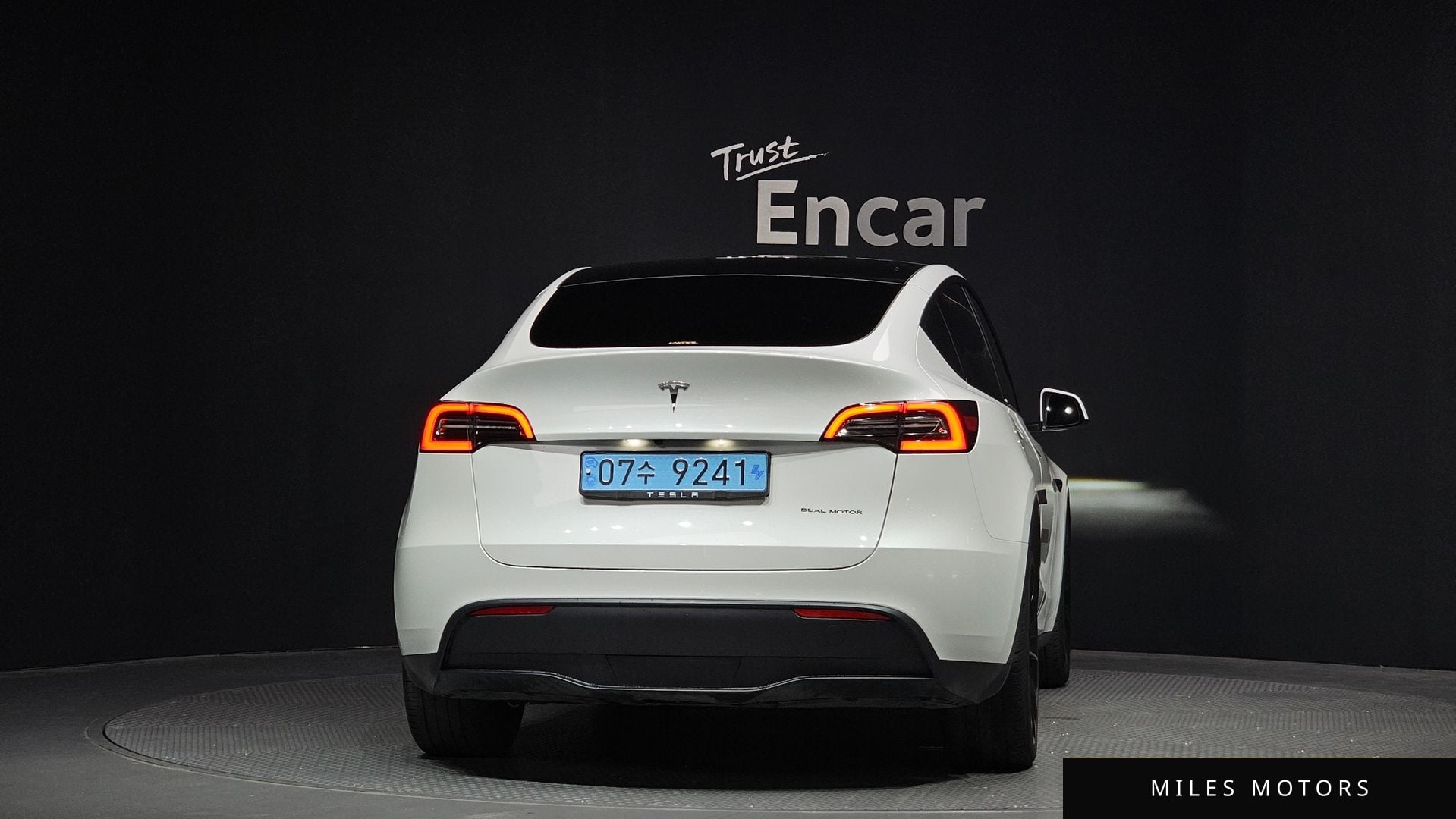 Tesla Model Y 2023 — миниатюра 4