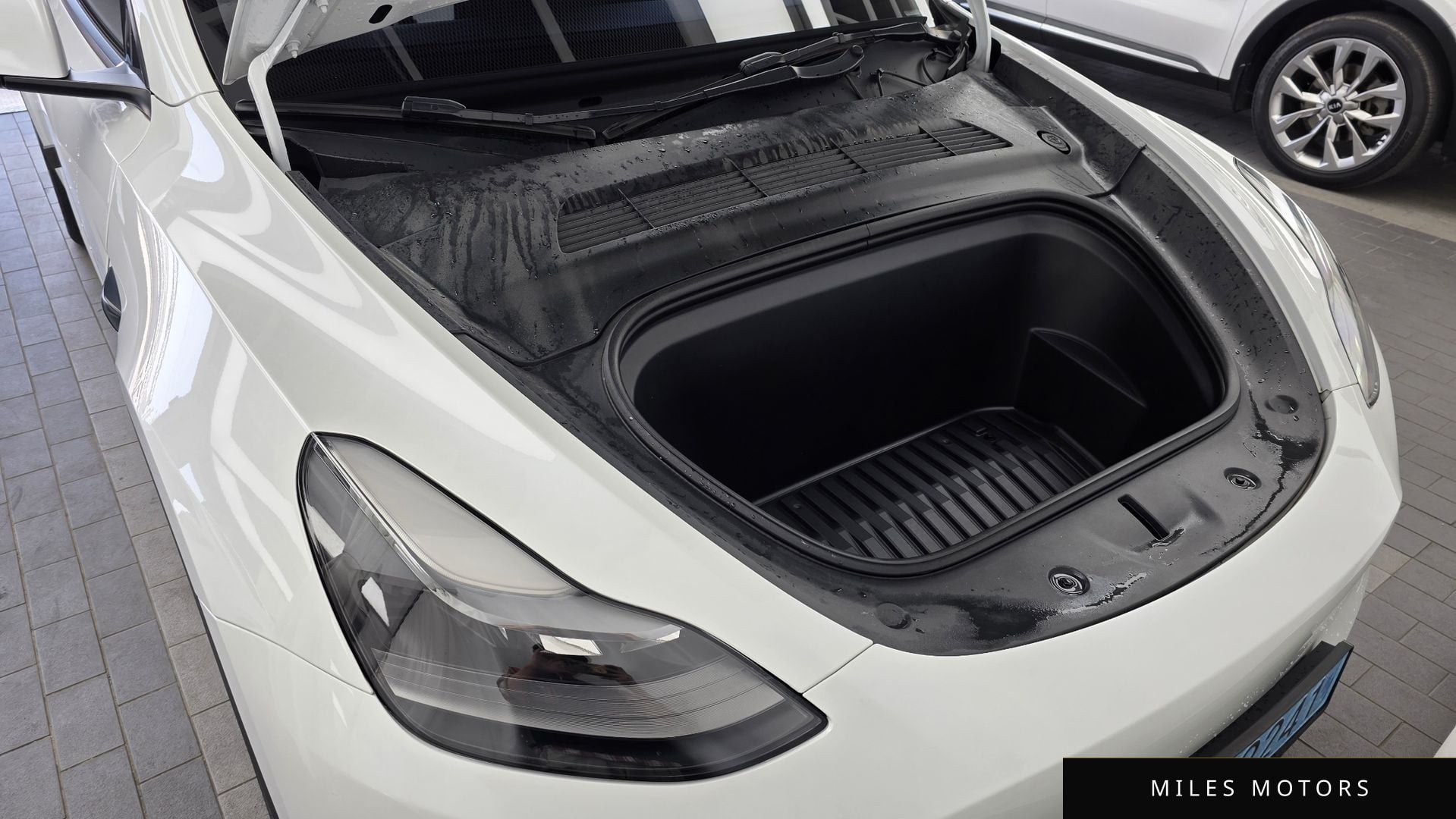 Tesla Model Y 2023 — миниатюра 6