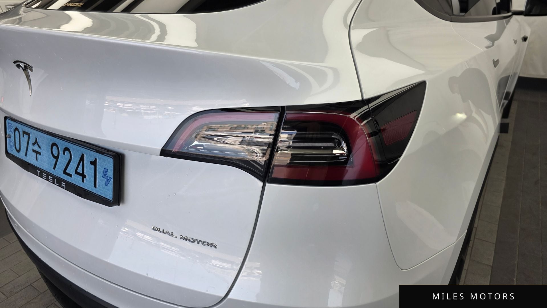 Tesla Model Y 2023 — миниатюра 9