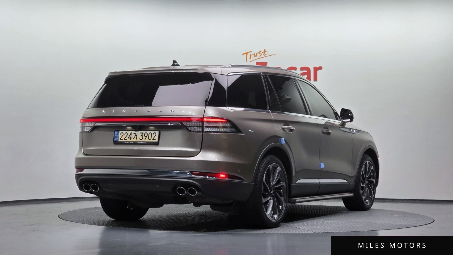 Lincoln Aviator 2021 — миниатюра 2