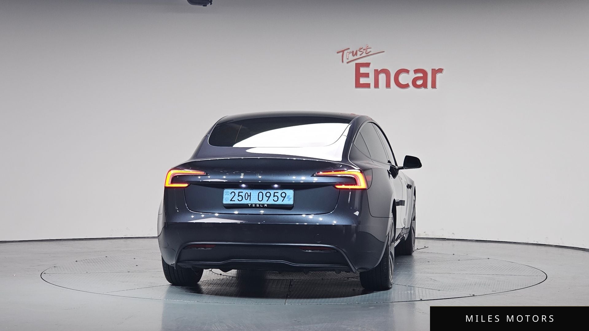 Tesla Model 3 2025 — миниатюра 3