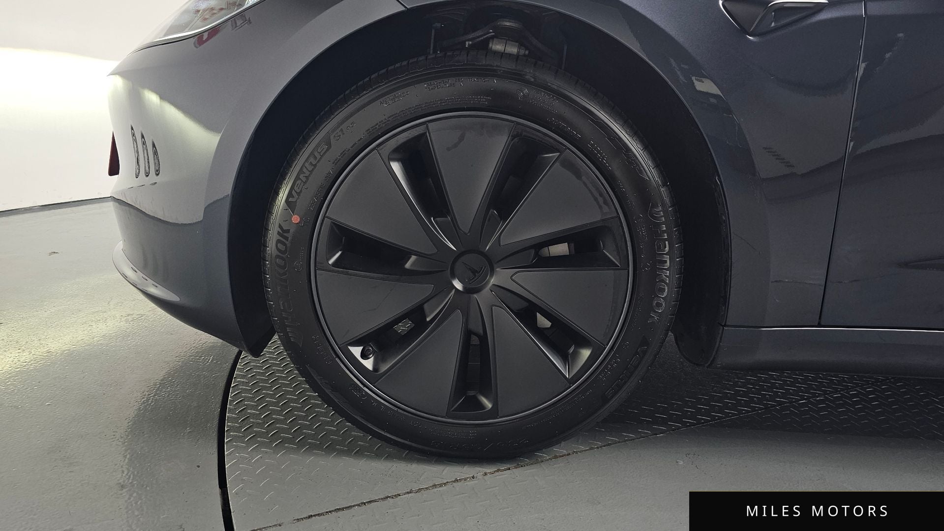 Tesla Model 3 2025 — миниатюра 4