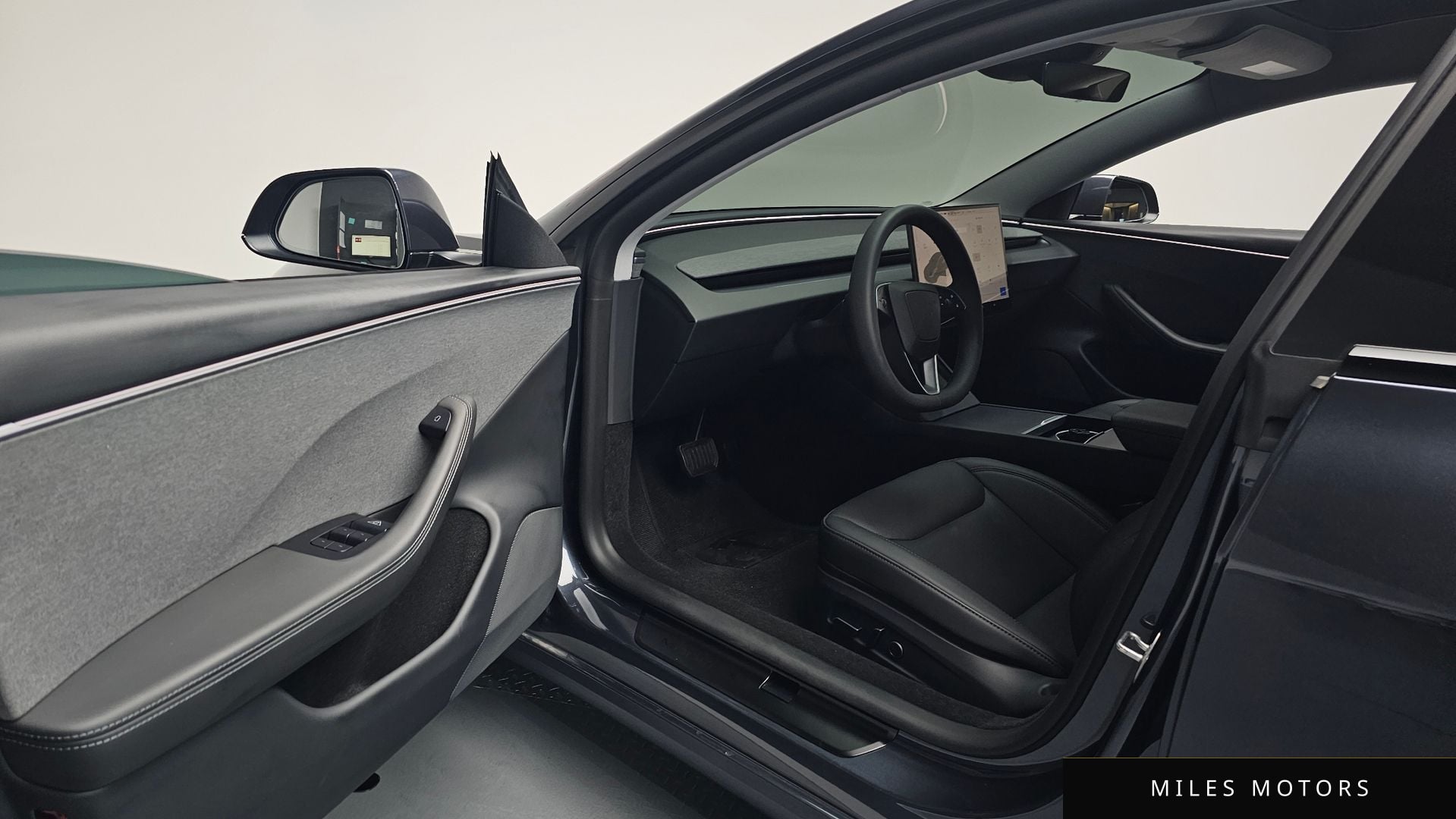 Tesla Model 3 2025 — миниатюра 12