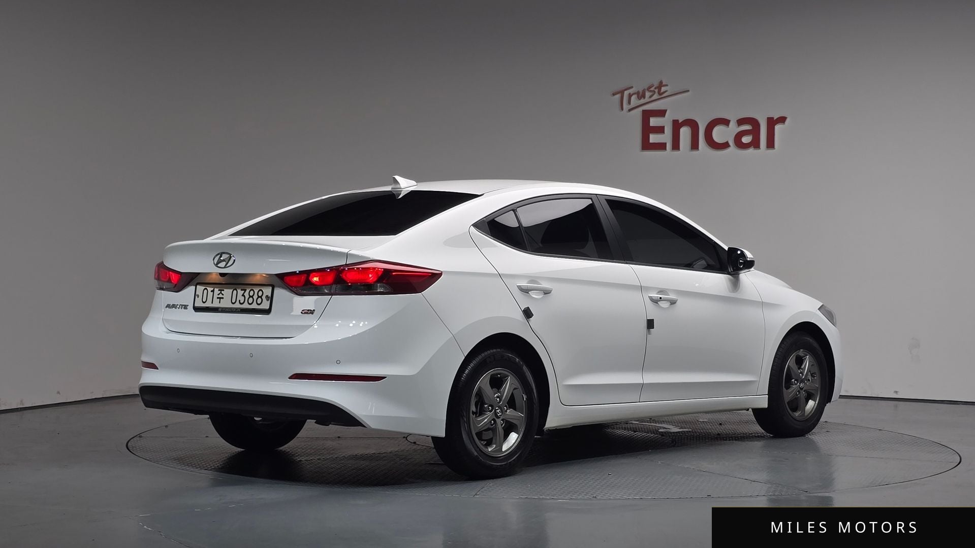 Hyundai AVANTE 2016 — фото 1 из 12