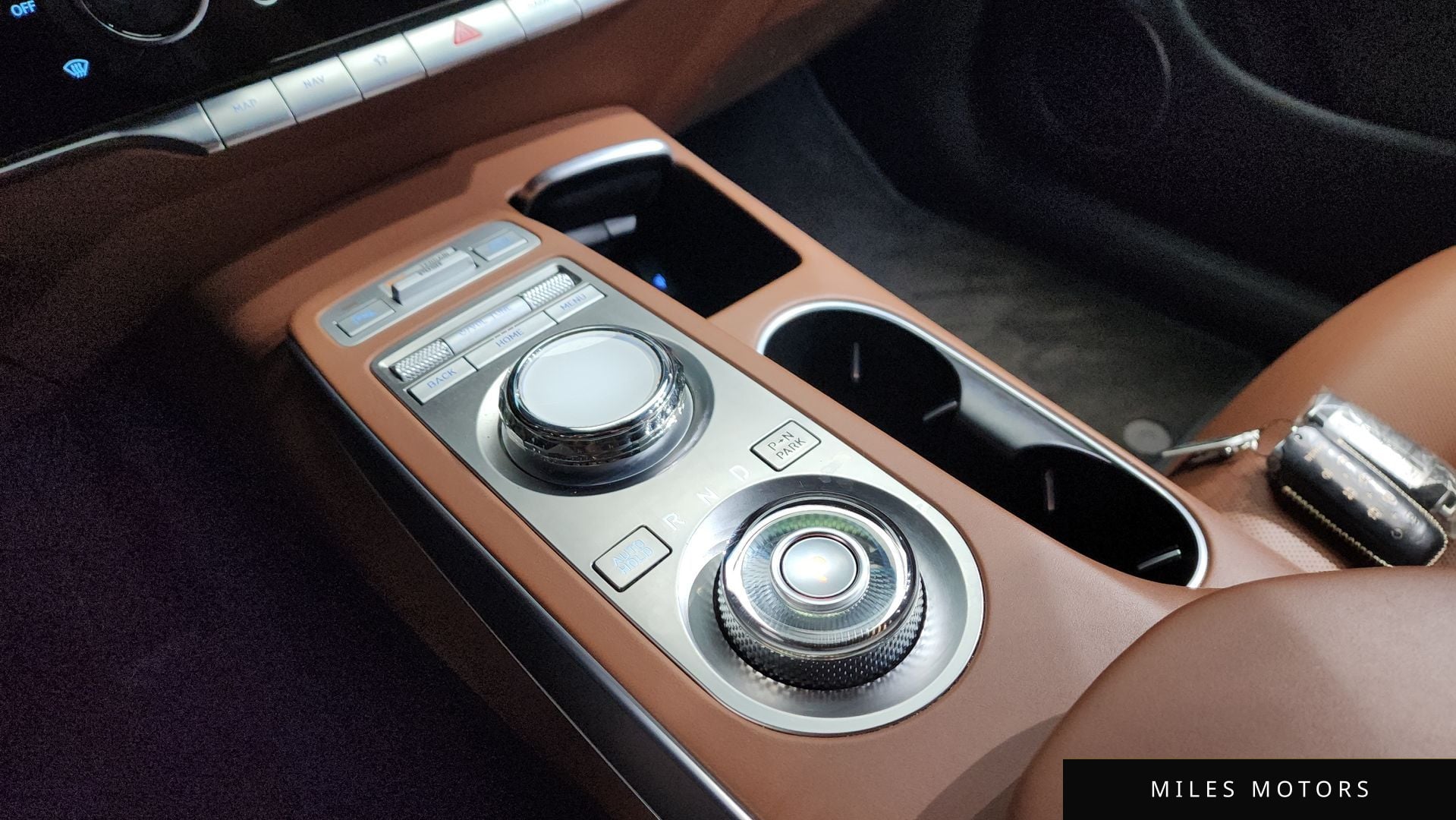 Genesis GV70 2022 — миниатюра 12
