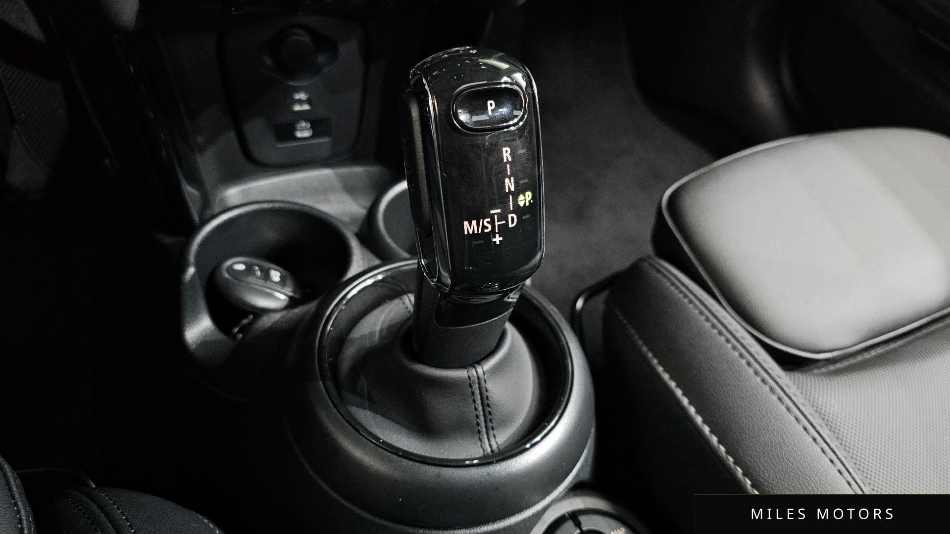 MINI Cooper 2024 — миниатюра 12