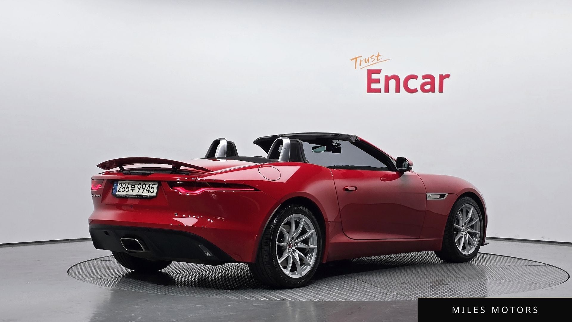 Jaguar F-TYPE 2021 — миниатюра 2