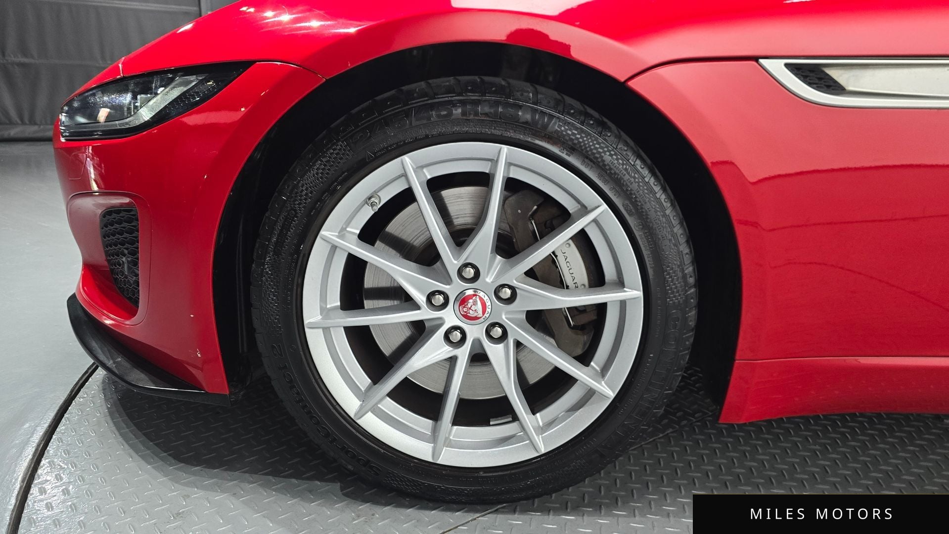 Jaguar F-TYPE 2021 — миниатюра 7