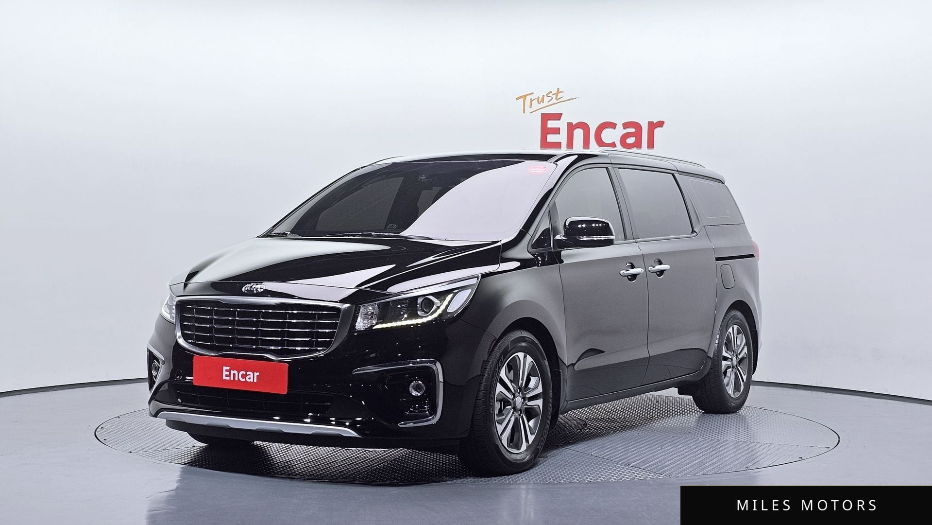 Kia Canival 2019 — фото 1 из 12