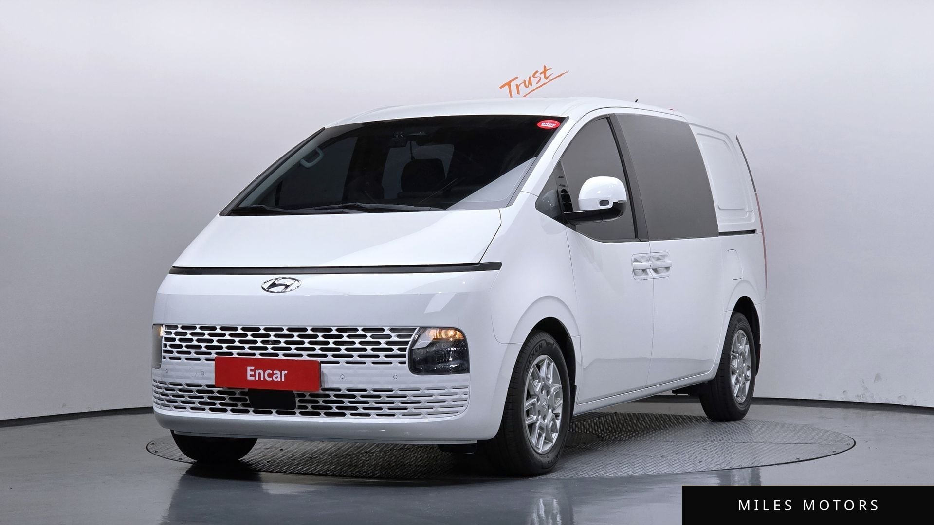 Hyundai Staria 2022 — фото 1 из 12