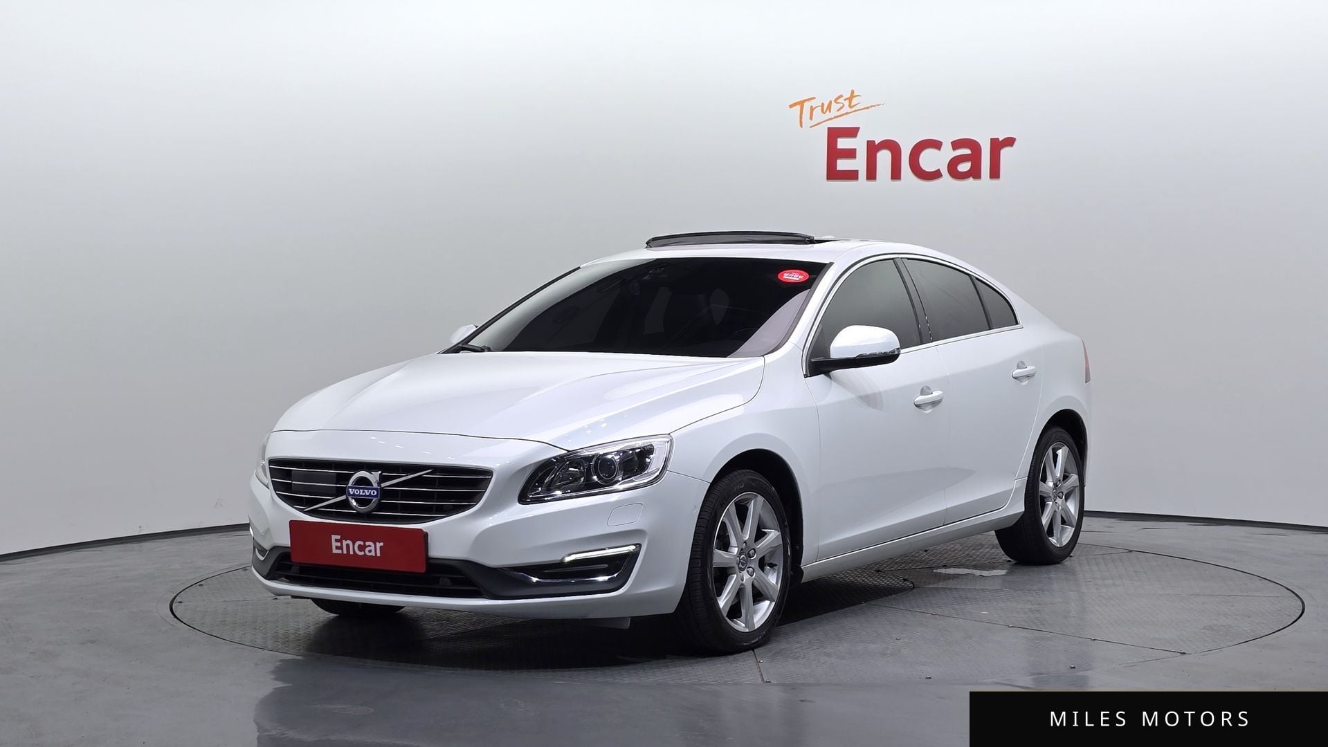 Volvo S60 2018 — фото 1 из 12