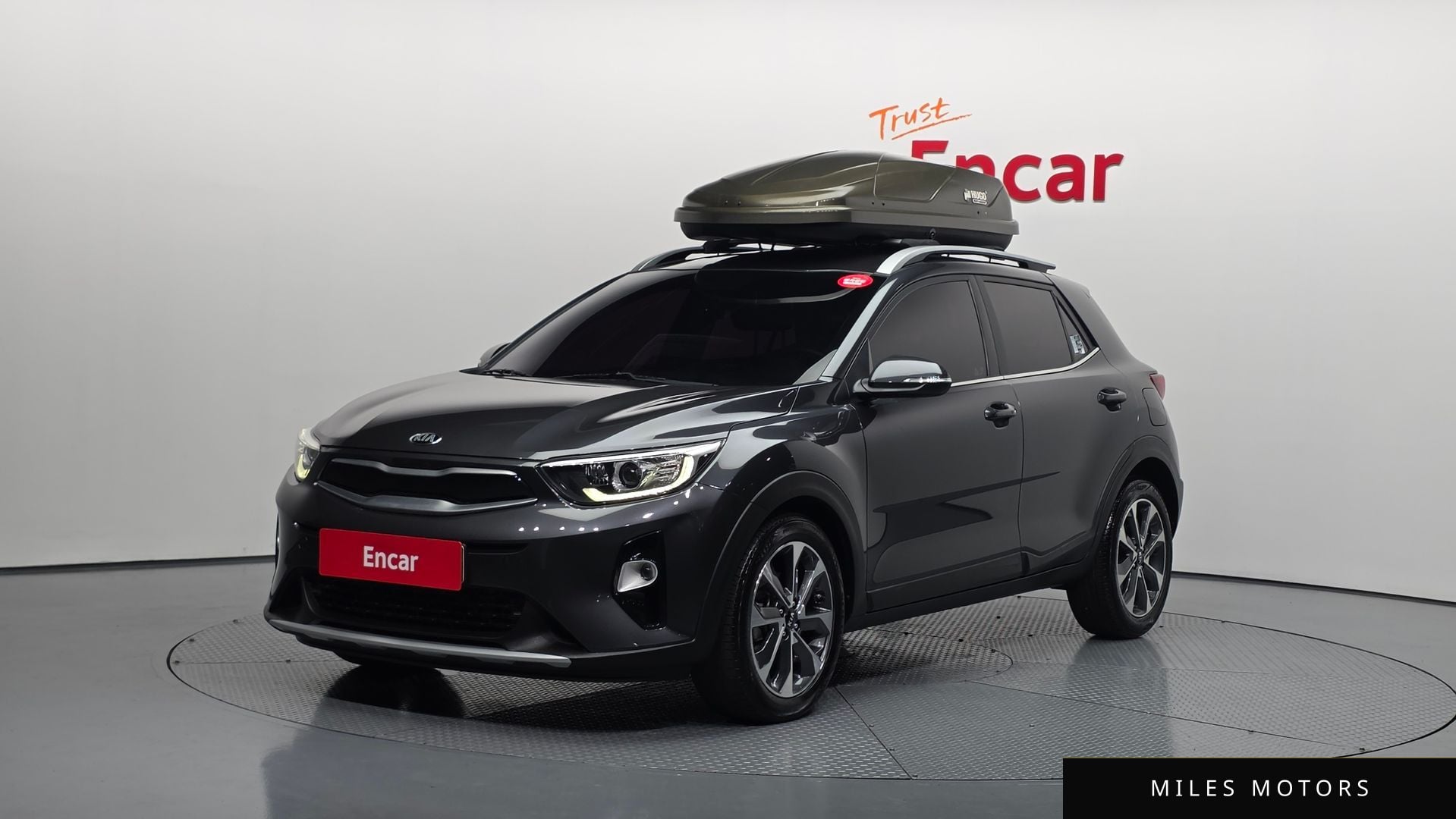 Kia Stonic 2018 — фото 1 из 12