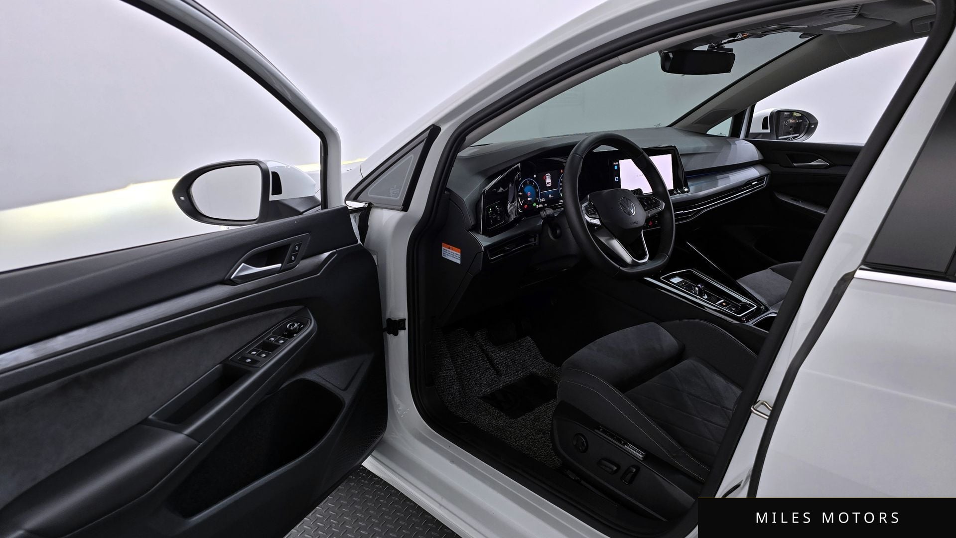 Volkswagen Golf 2024 — миниатюра 10