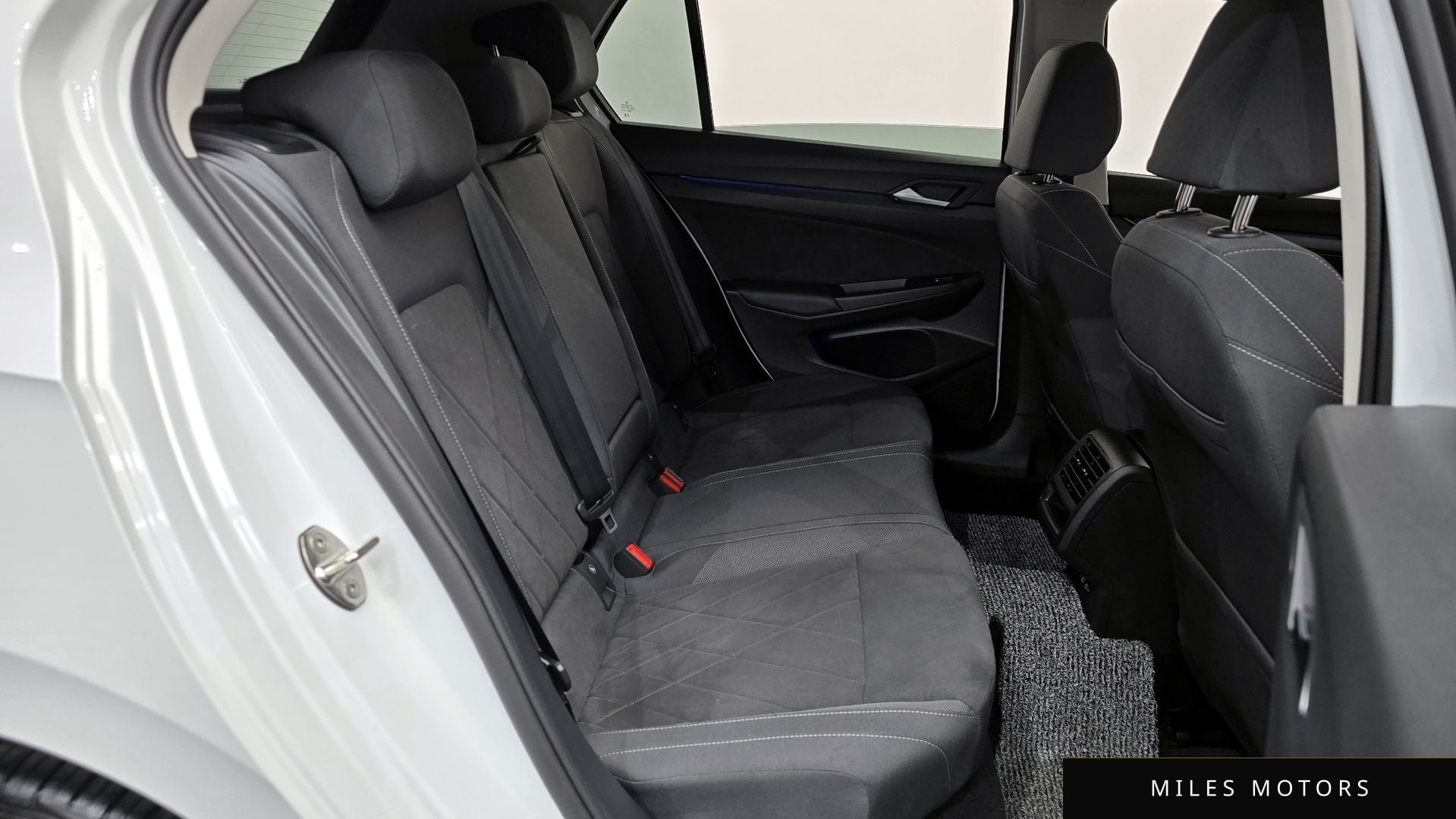 Volkswagen Golf 2024 — миниатюра 11