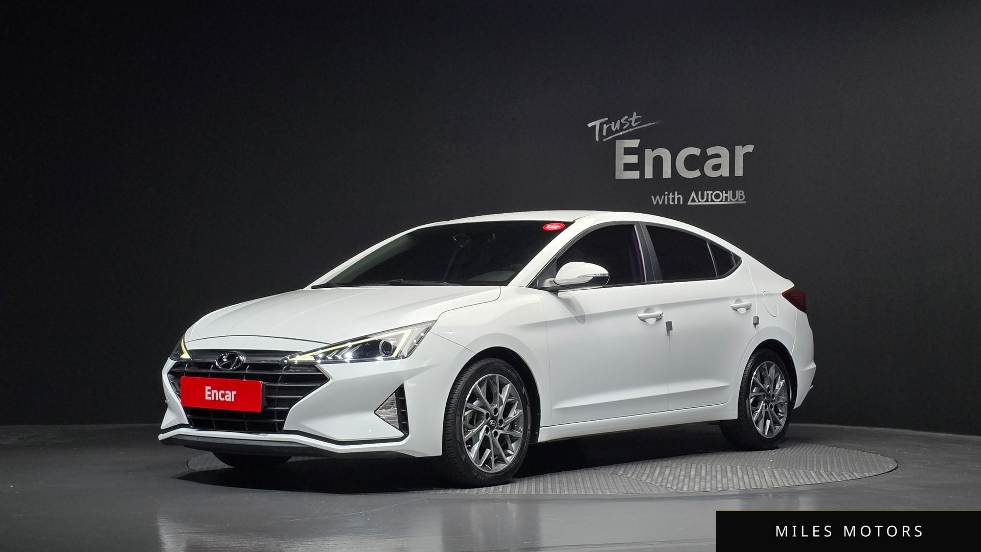 Hyundai AVANTE 2019 — фото 1 из 12