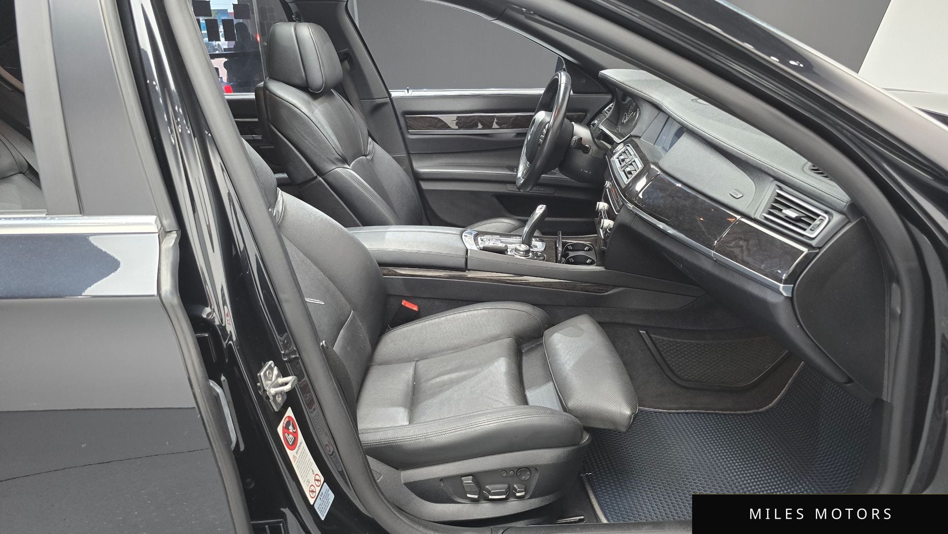 BMW 7 Series (F01) 2011 — миниатюра 11