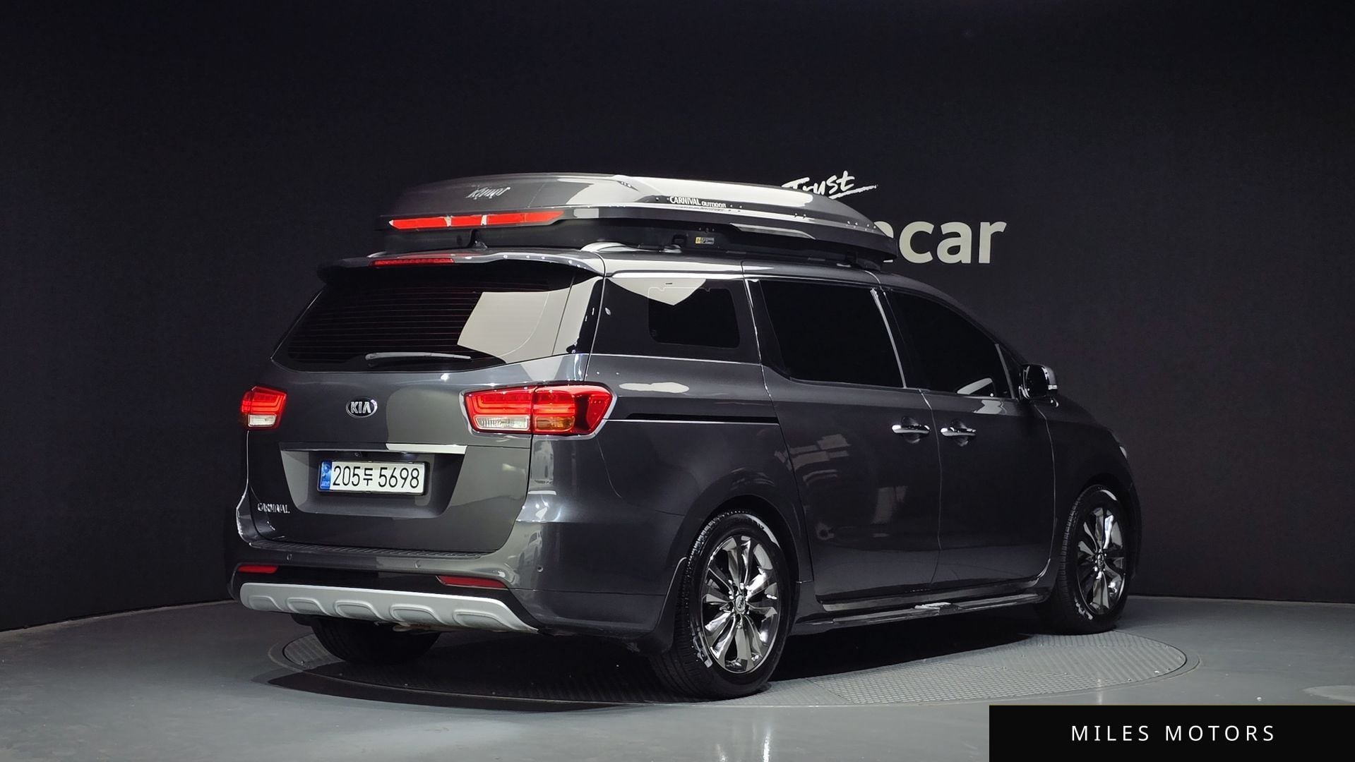 Kia Canival 2016 — миниатюра 2