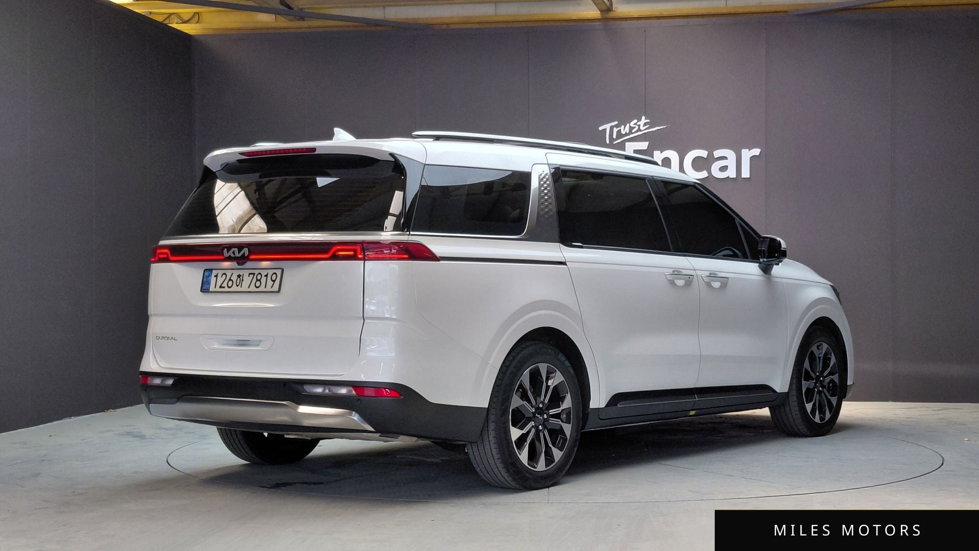 Kia Carnival 2023 — миниатюра 2