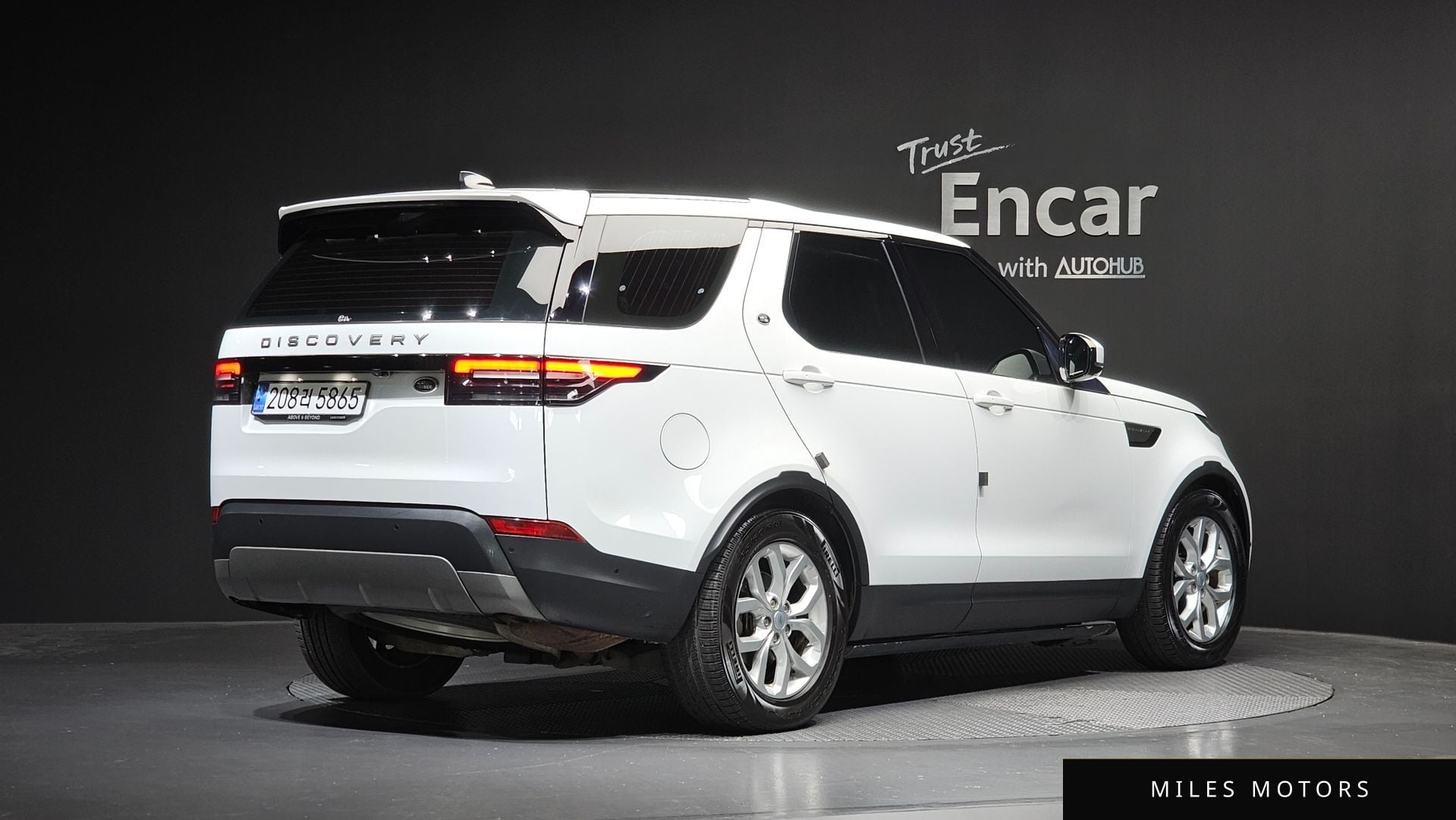 Land Rover Discovery 2020 — миниатюра 2