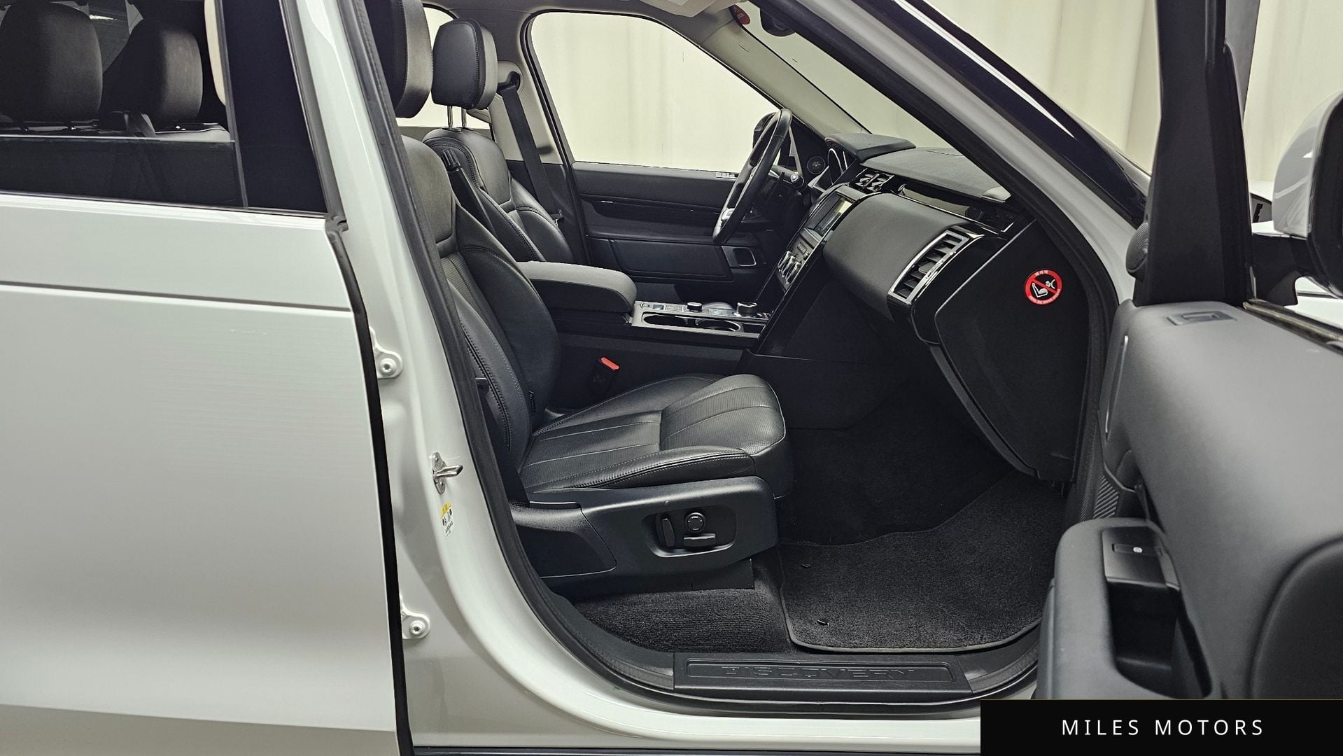 Land Rover Discovery 2020 — миниатюра 11