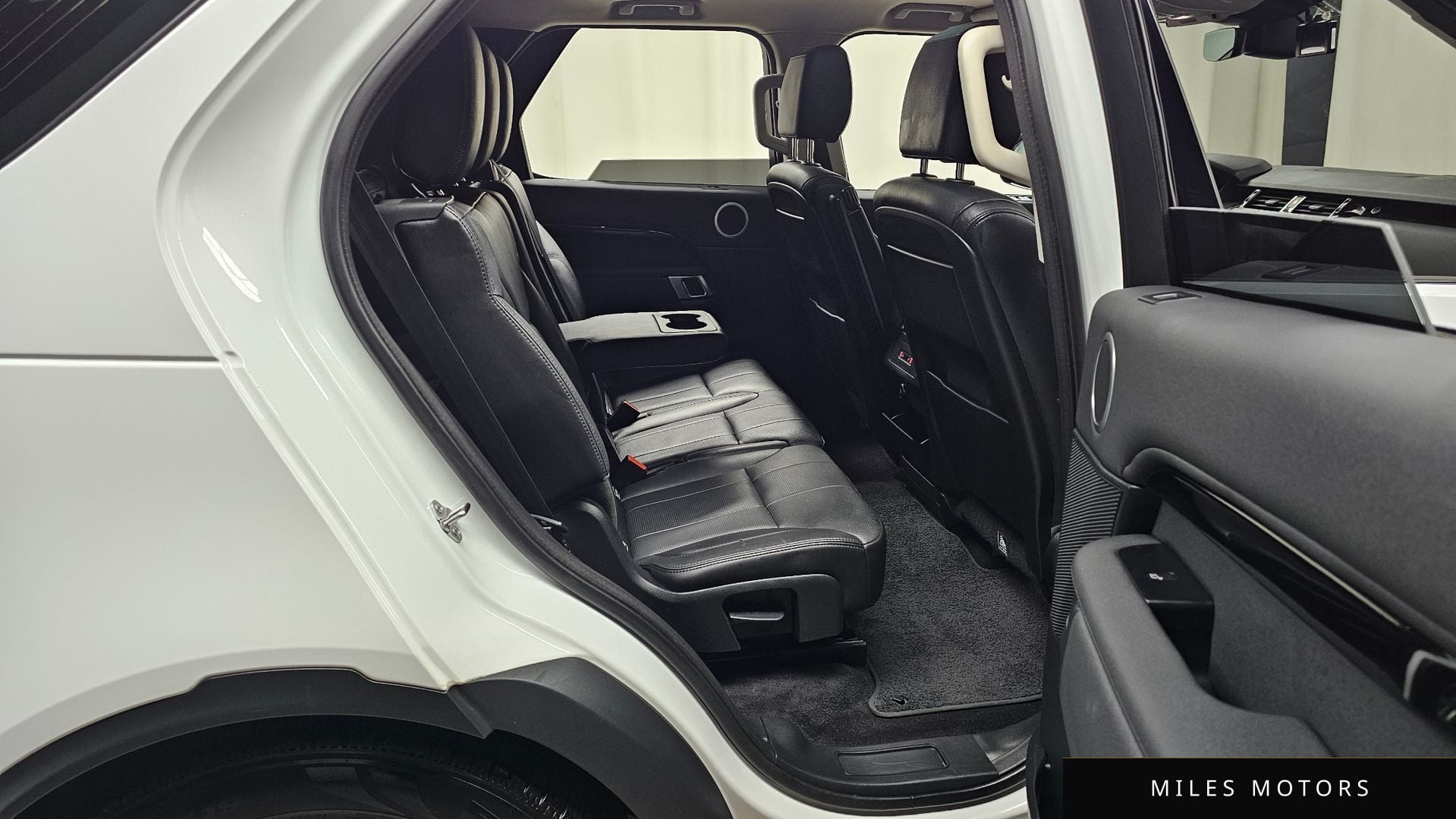 Land Rover Discovery 2020 — миниатюра 12