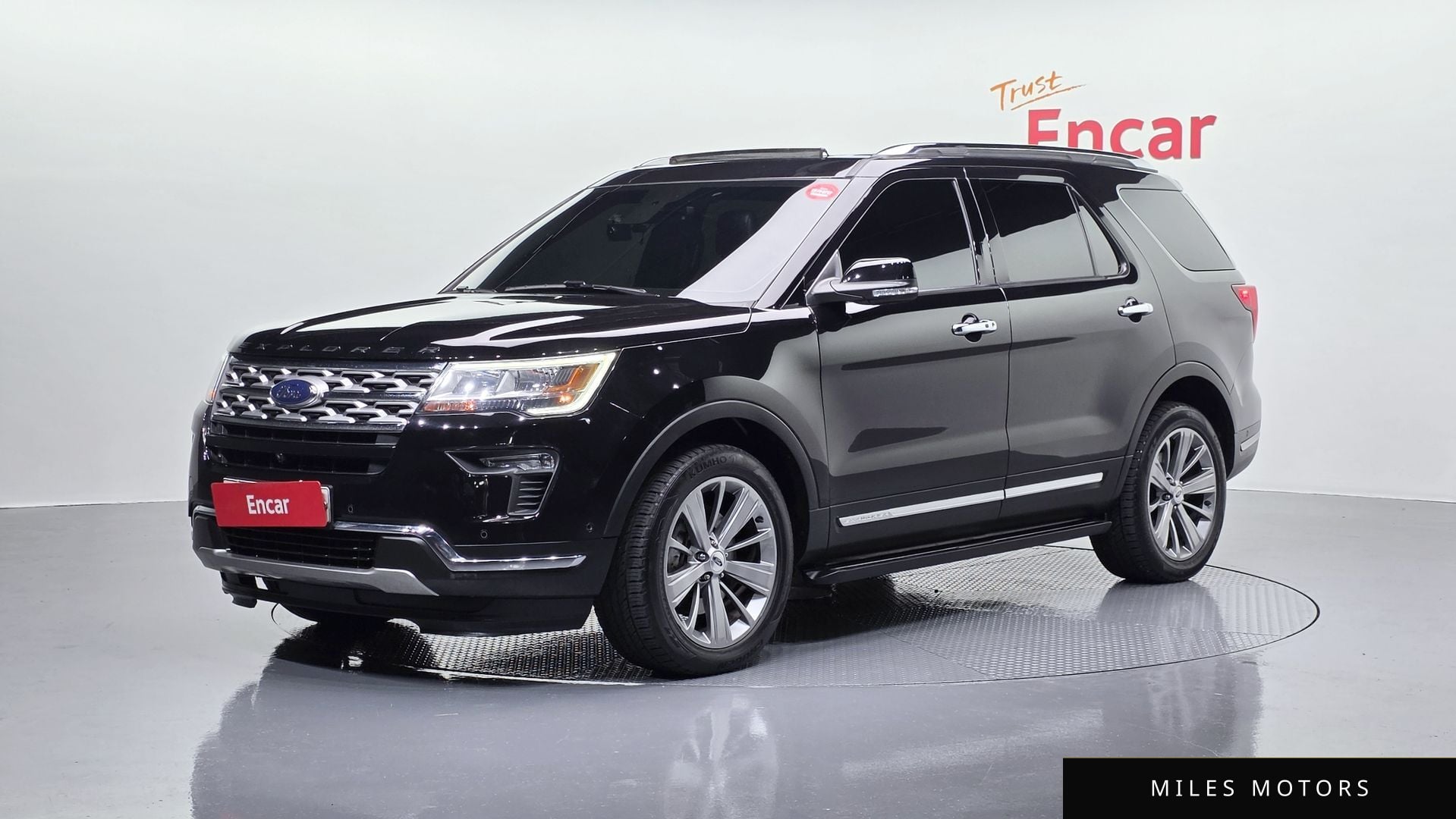 Ford Explorer 2019 — фото 1 из 12