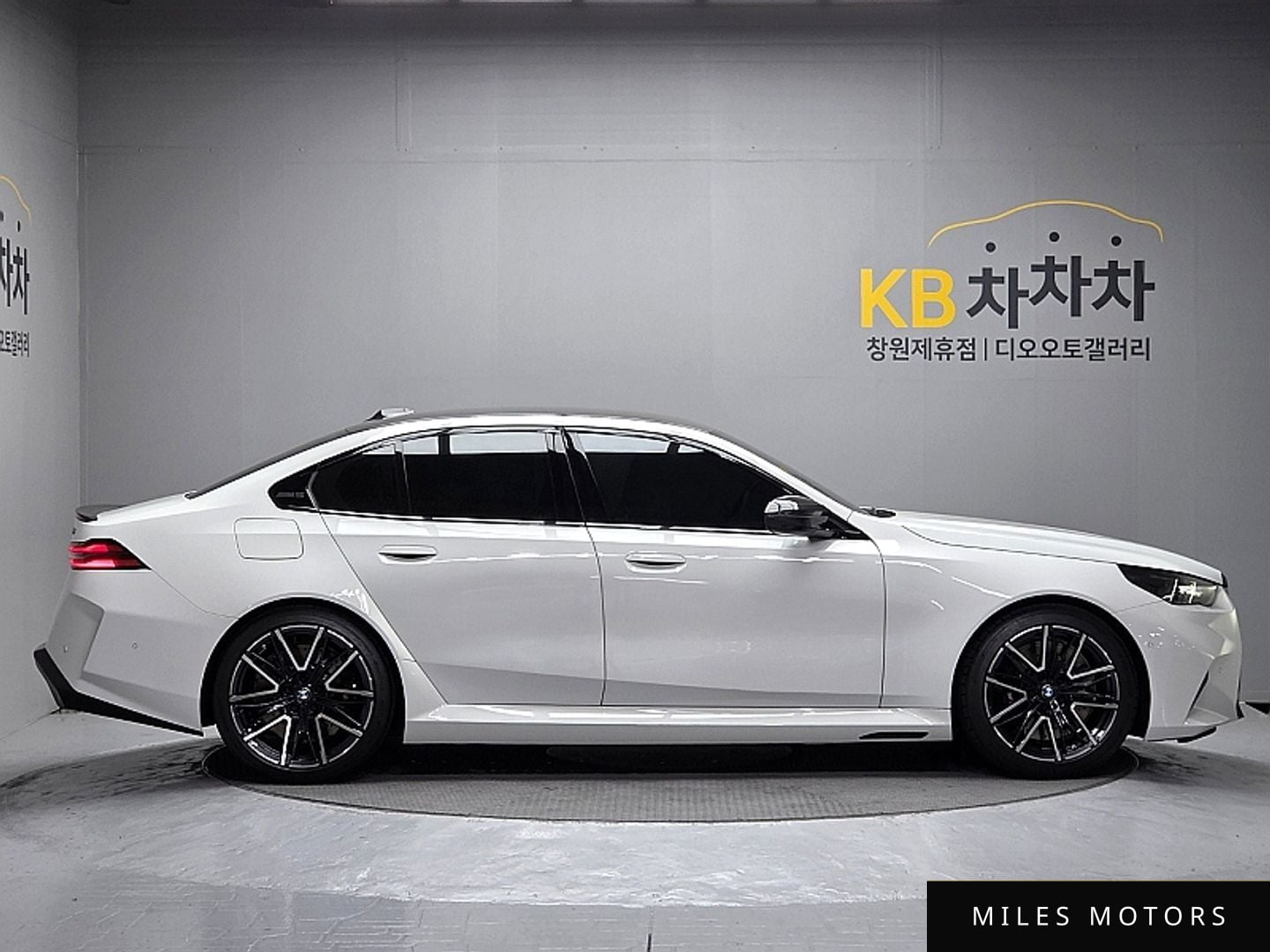 BMW M5 (G90) 2025 — миниатюра 7